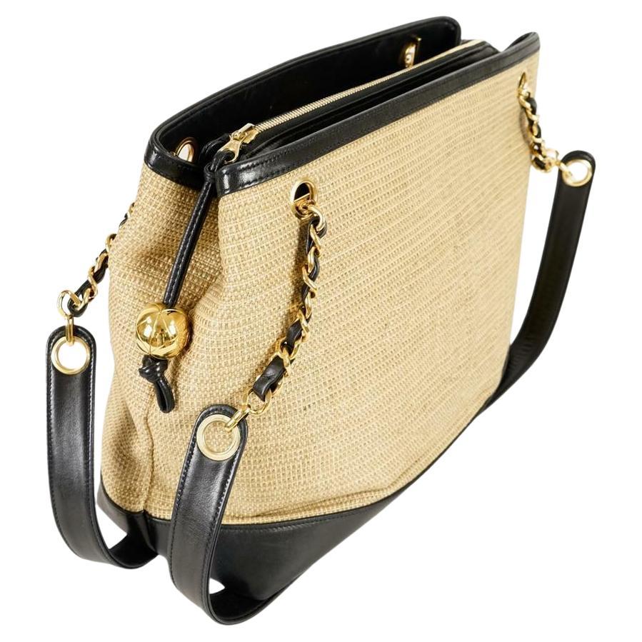 Chanel Vintage 1994 Vintage Biege Woven Straw Raffia & Lambskin Leather Tote Bag In Good Condition For Sale In Miami, FL