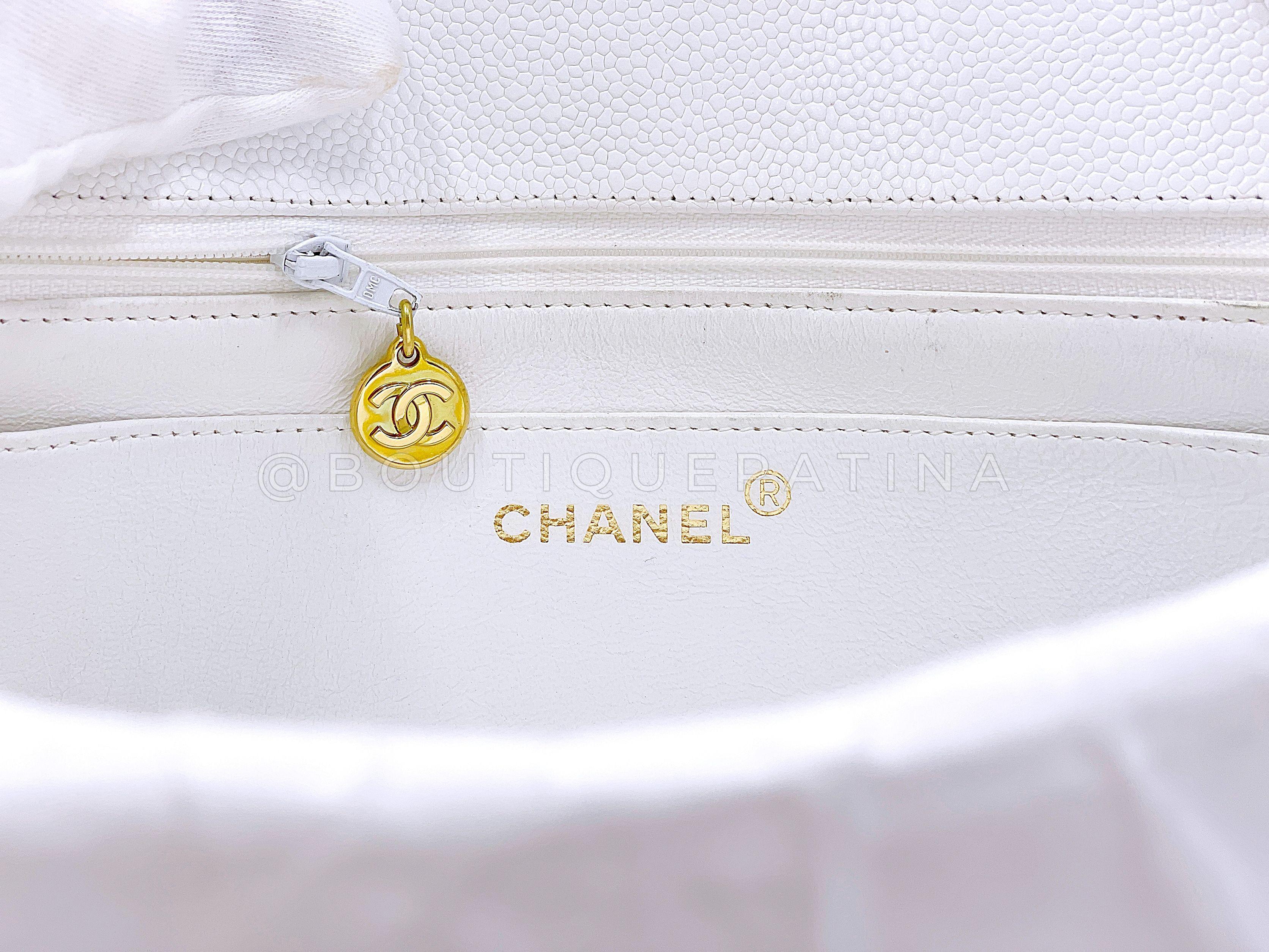 Chanel Vintage 1994 White Caviar Medium Diana Flap Bag 24k GHW 67764 For Sale 7