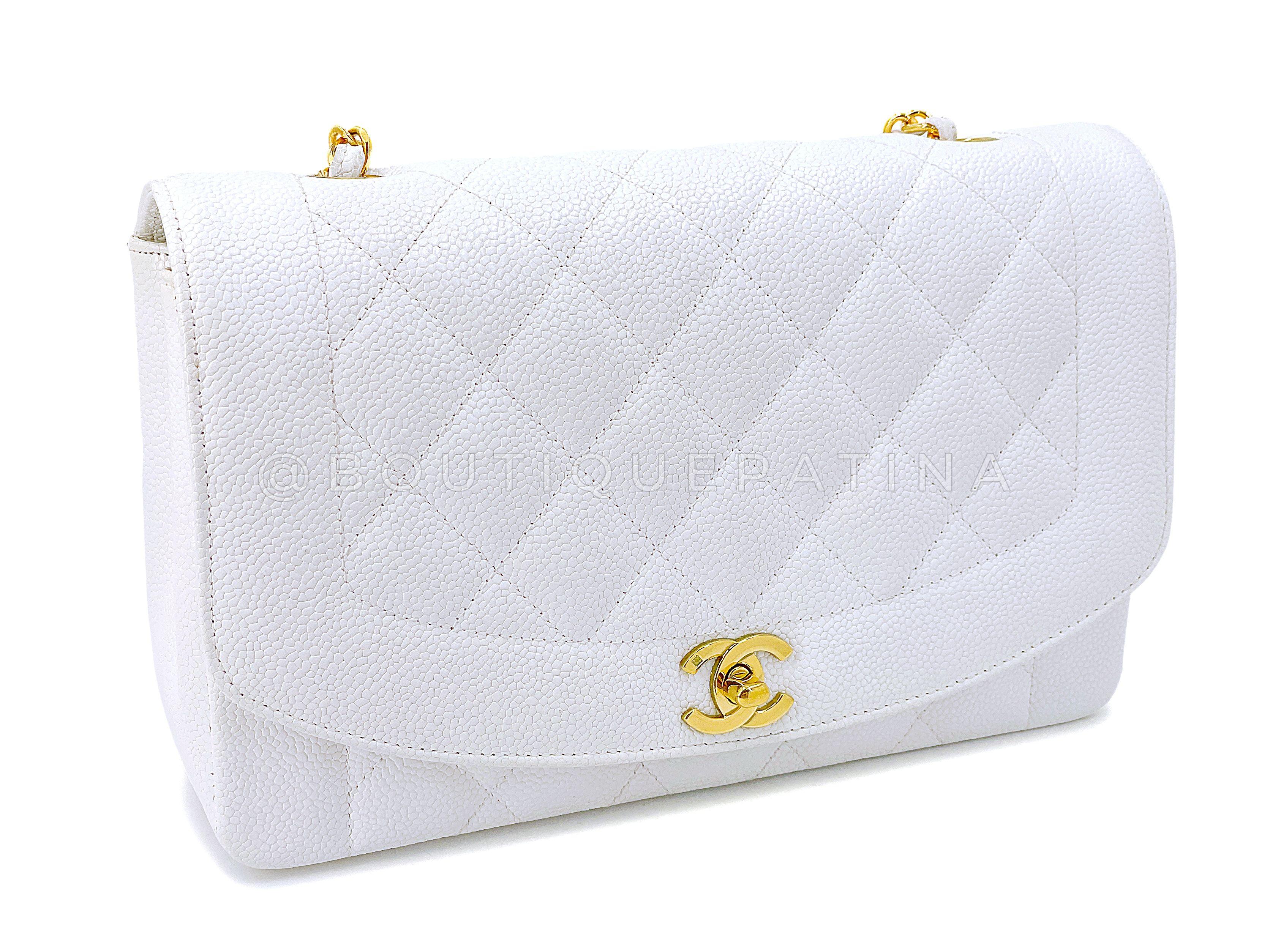 Chanel Vintage 1994 White Caviar Medium Diana Flap Bag 24k GHW 67764 In Excellent Condition For Sale In Costa Mesa, CA