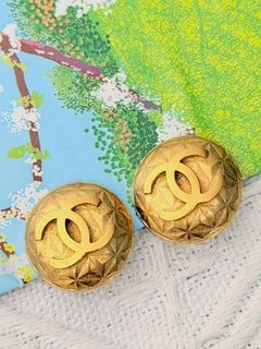 CHANEL Vintage 1995 Gold Iconic Logo CC Quilted Circle Round Modernist Earrings