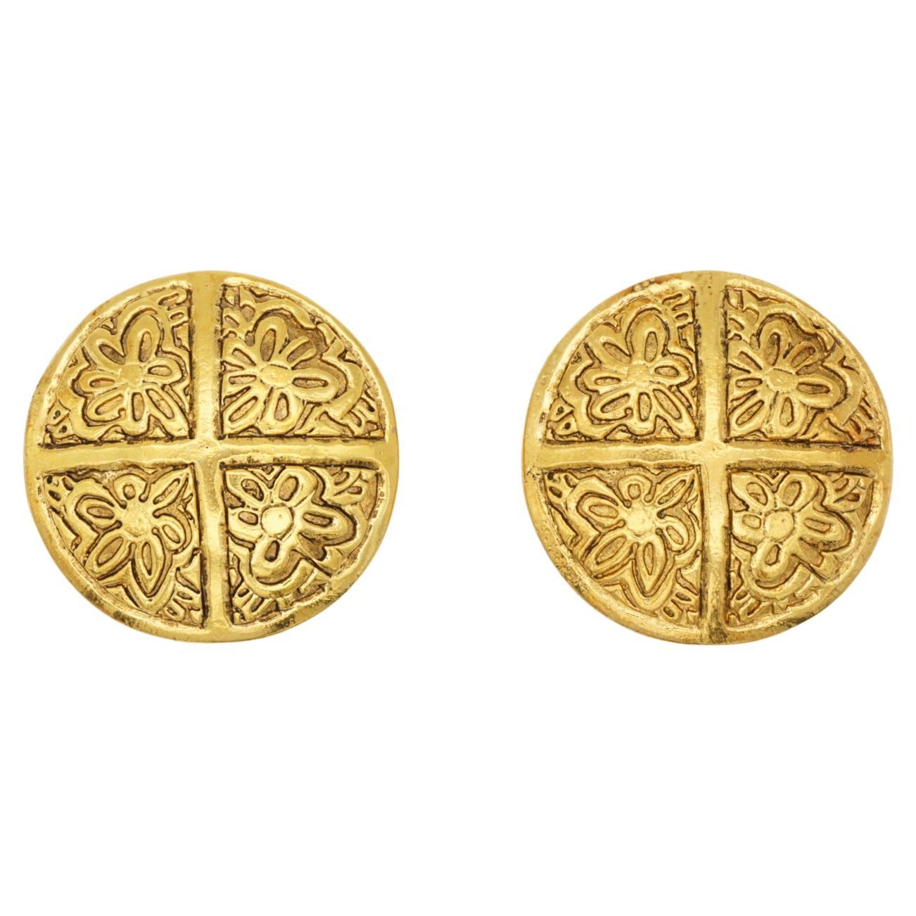 Chanel Vintage 1995 Classic Large Camellia Flower Cross Engraved Circle Round Domed Modernist Elegant Chunky Clip Earrings, Gold Plated

Very excellent condition. 100% Genuine.

A very beautiful pair of earrings by CHANEL, signed at the