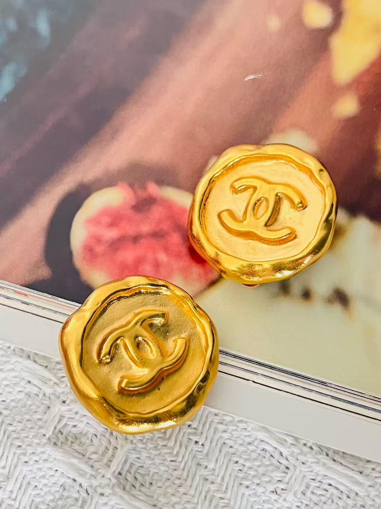 Art Deco Chanel Vintage 1995 Large CC Coco Logo Abnormal Circle Round Badge Earrings For Sale