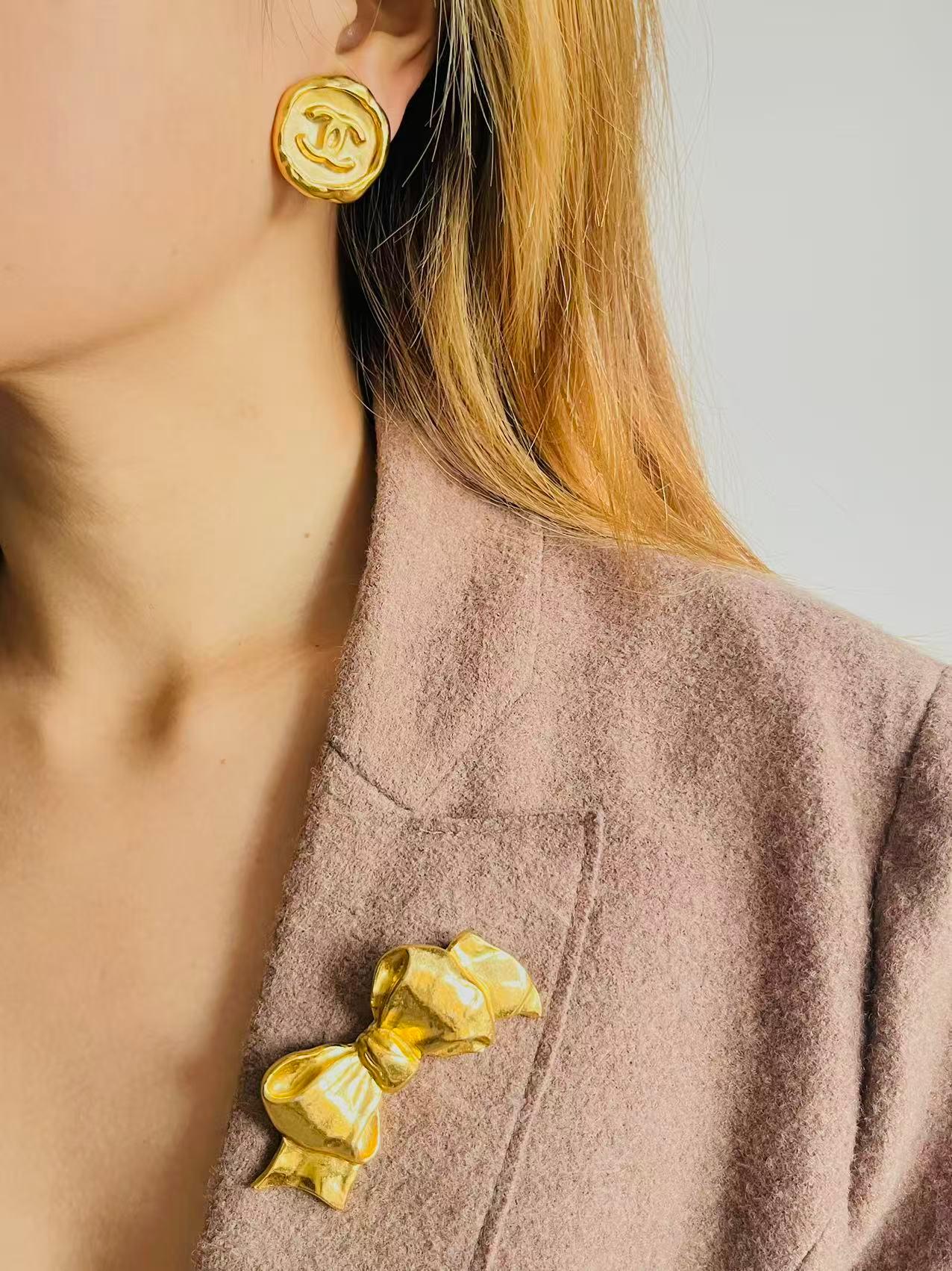 Chanel Vintage 1995 Large CC Coco Logo Abnormal Circle Round Badge Earrings For Sale 1