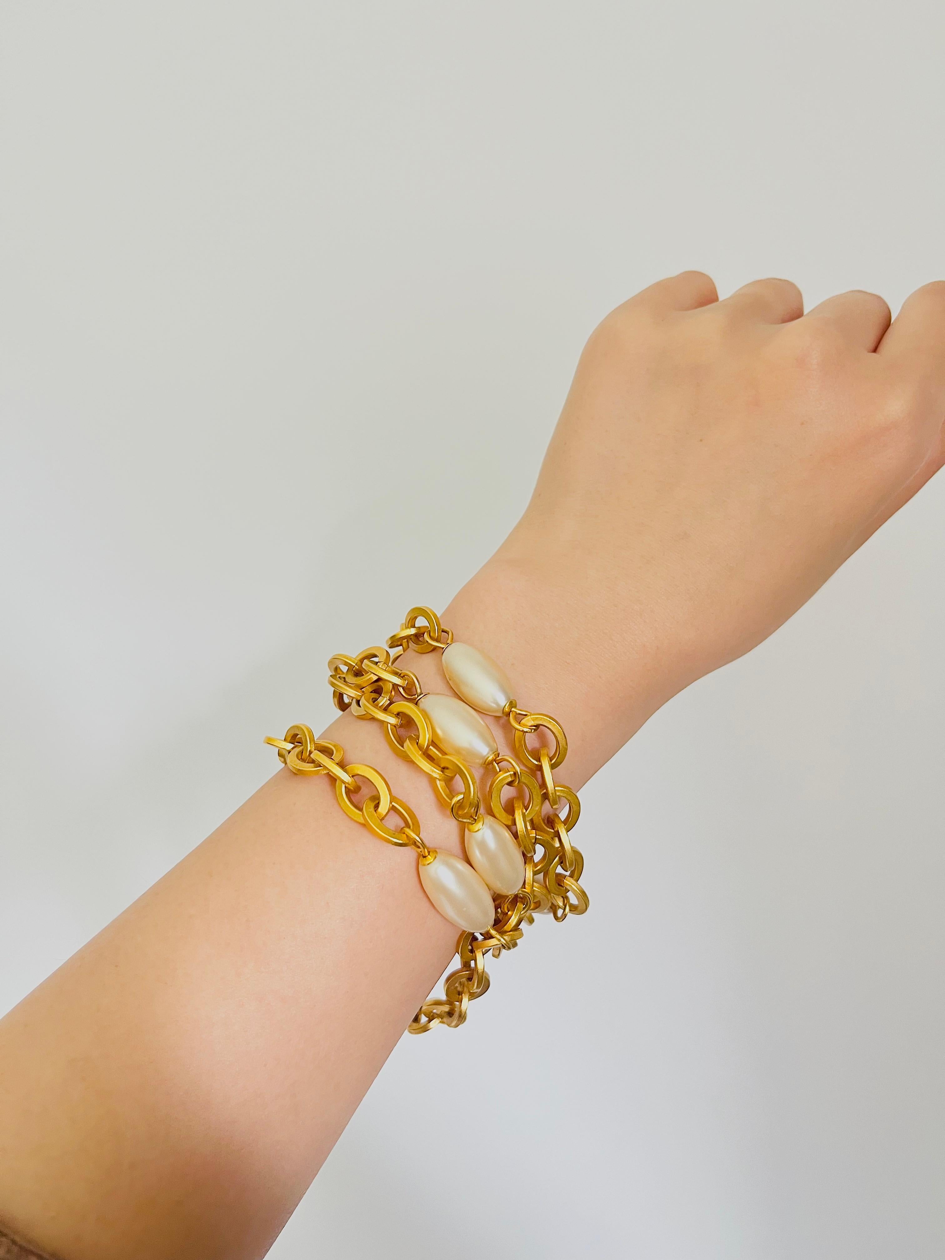 Chanel Vintage 1995 Long Oval Pearls CC Logo Coco Chain Link Versatile Necklace For Sale 7