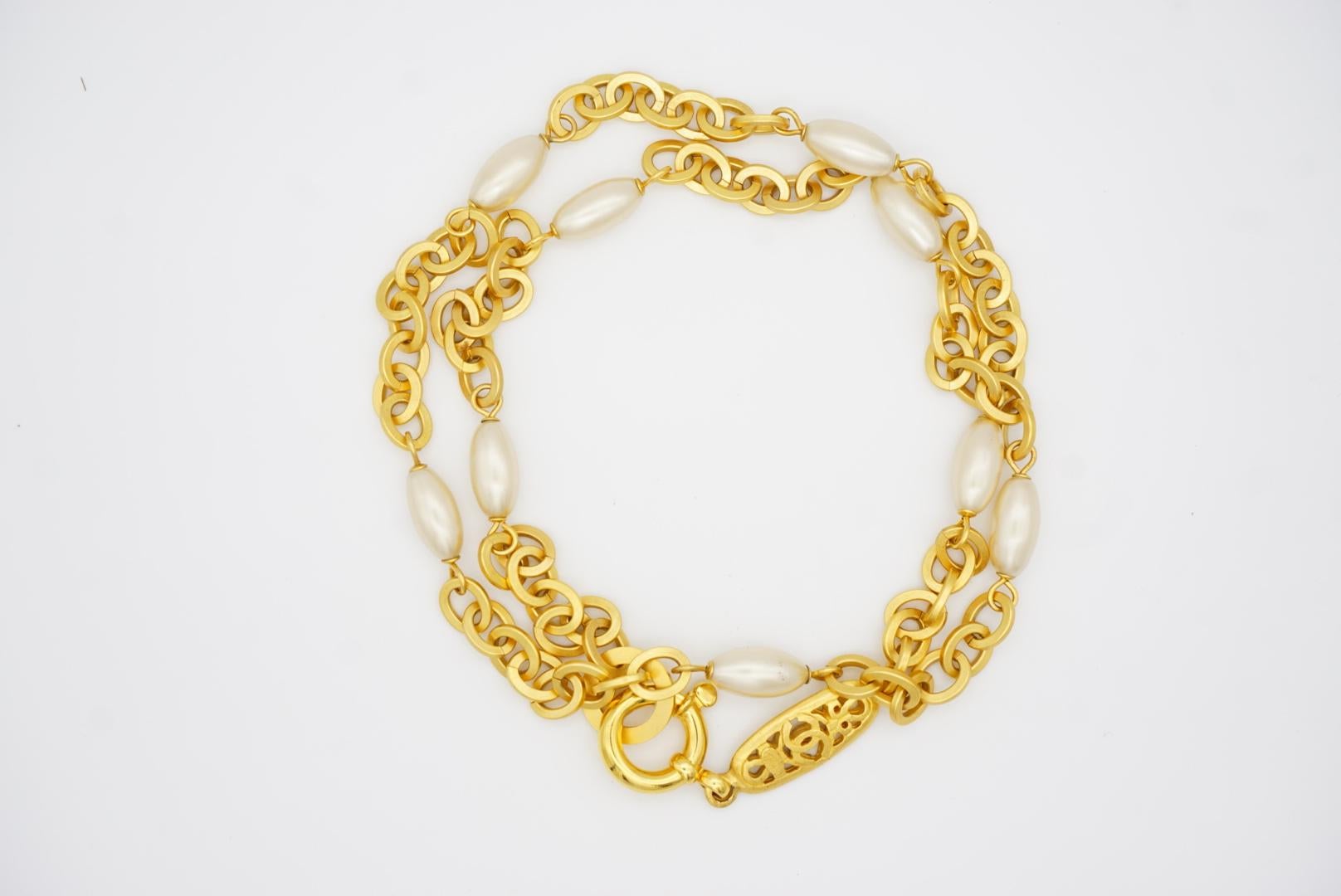Chanel Vintage 1995 Long Oval Pearls CC Logo Coco Chain Link Versatile Necklace For Sale 8