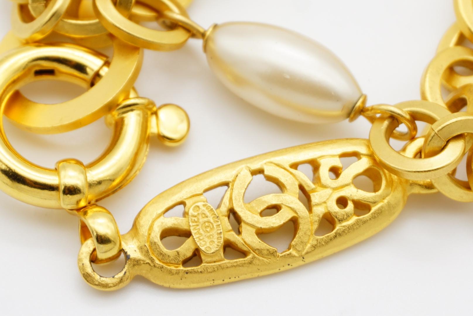 Chanel Vintage 1995 Long Oval Pearls CC Logo Coco Chain Link Versatile Necklace For Sale 9