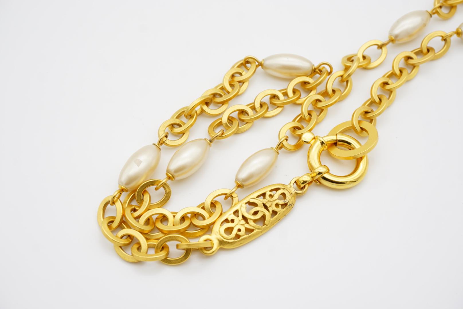 Chanel Vintage 1995 Long Oval Pearls CC Logo Coco Chain Link Versatile Necklace For Sale 11