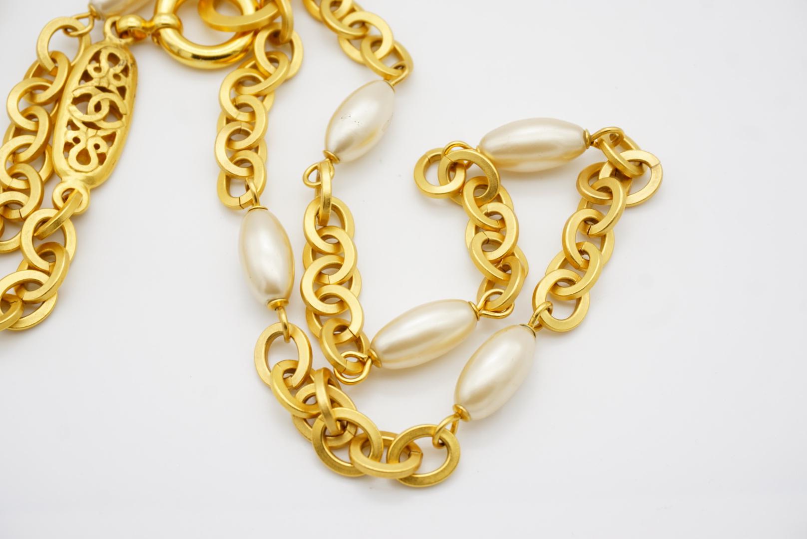 Chanel Vintage 1995 Long Oval Pearls CC Logo Coco Chain Link Versatile Necklace For Sale 12