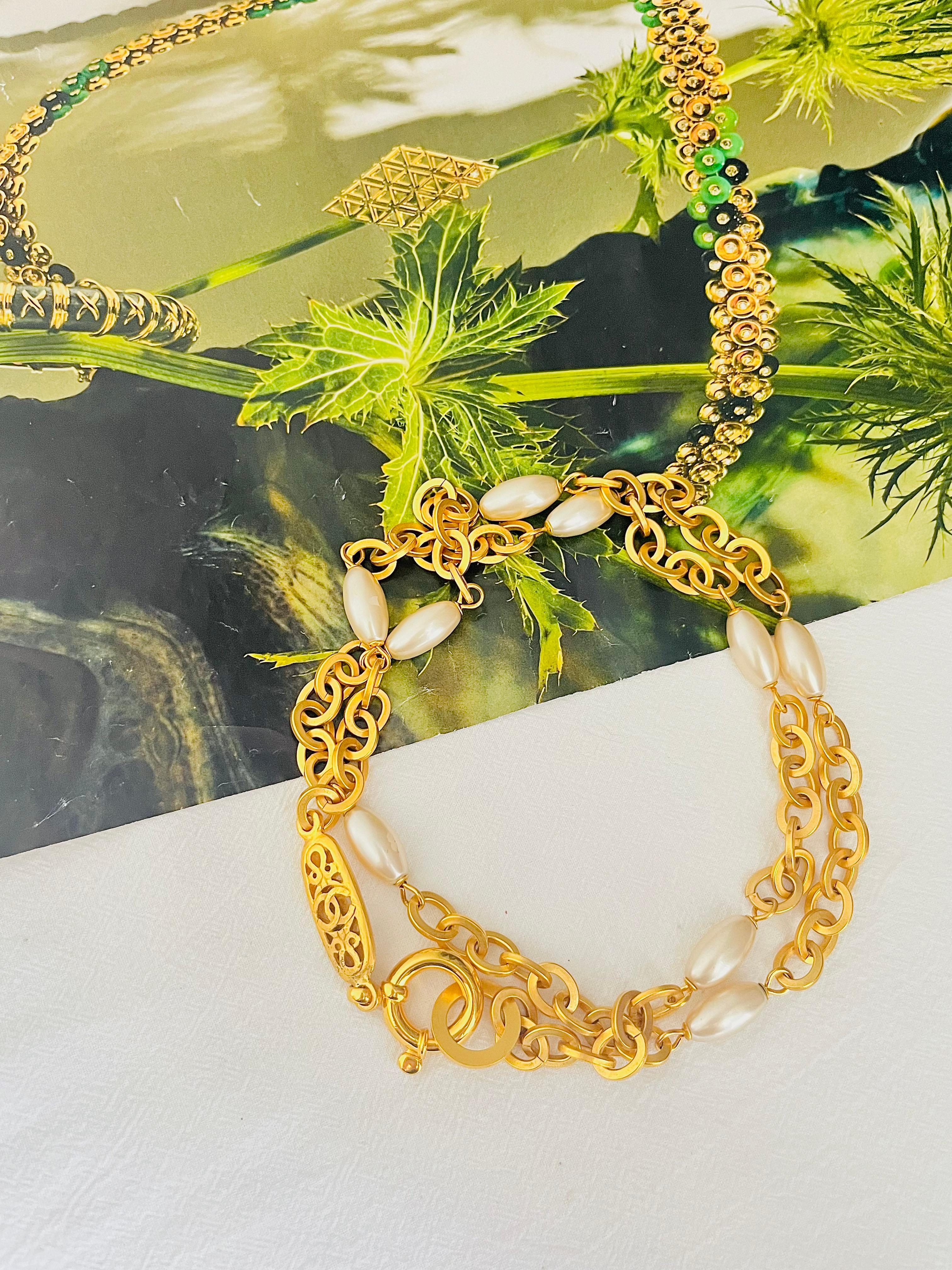 Chanel Vintage 1995 Long Oval Pearls CC Logo Coco Chain Link Versatile Necklace For Sale 1