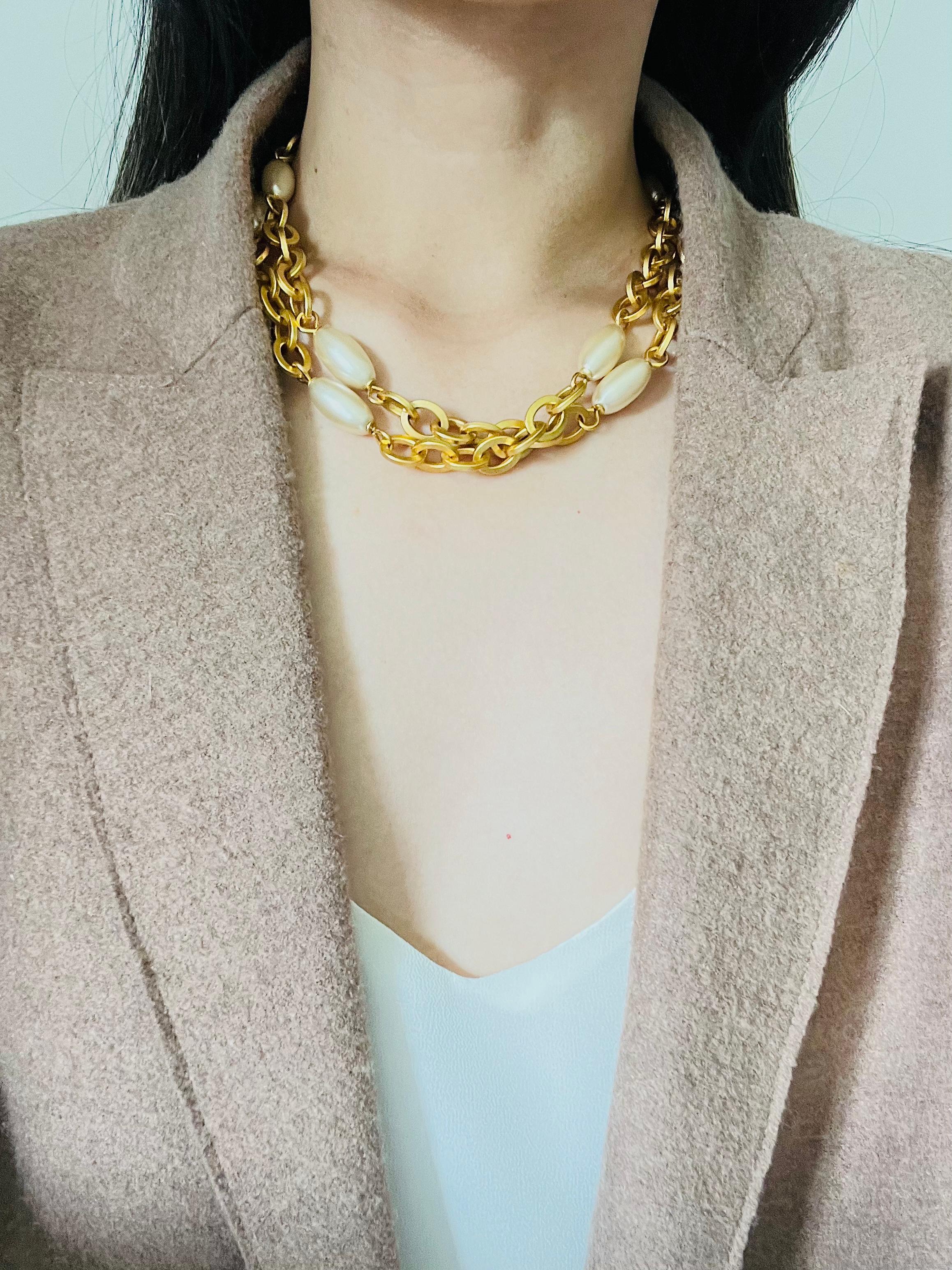 Chanel Vintage 1995 Long Oval Pearls CC Logo Coco Chain Link Versatile Necklace For Sale 4