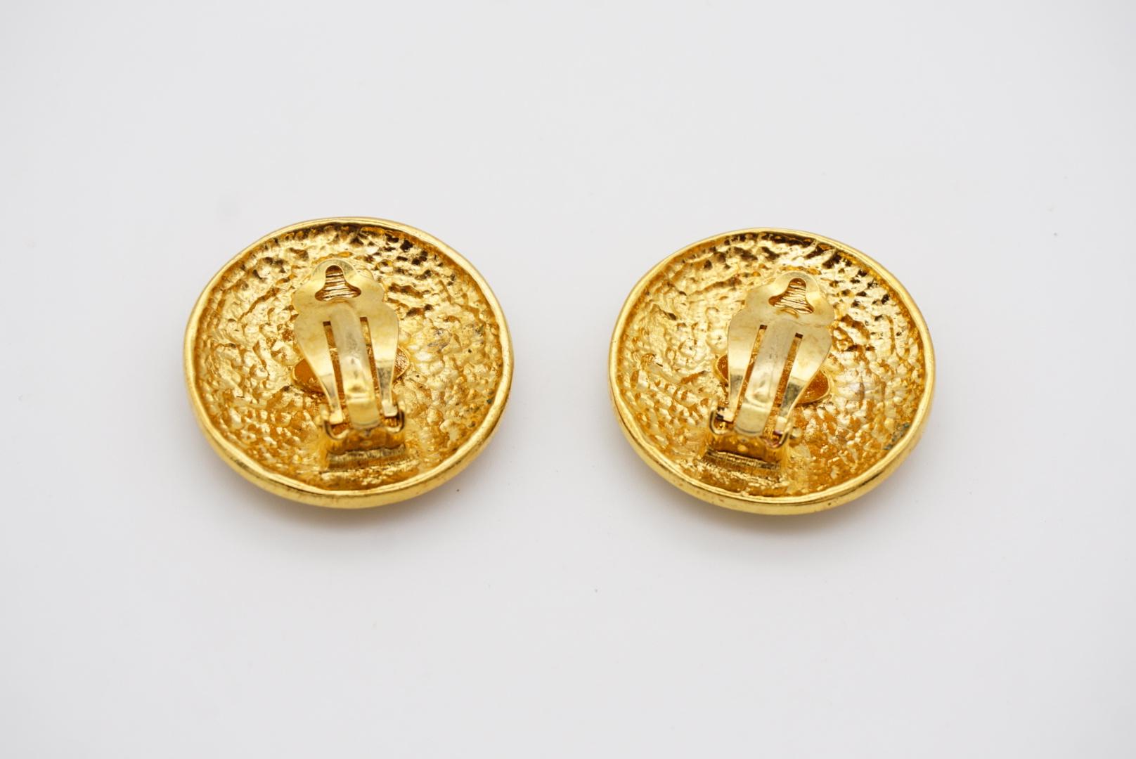 Chanel Vintage 1995 Round Domed Circle Cross Flower Retro Gold Clip On Earrings For Sale 5