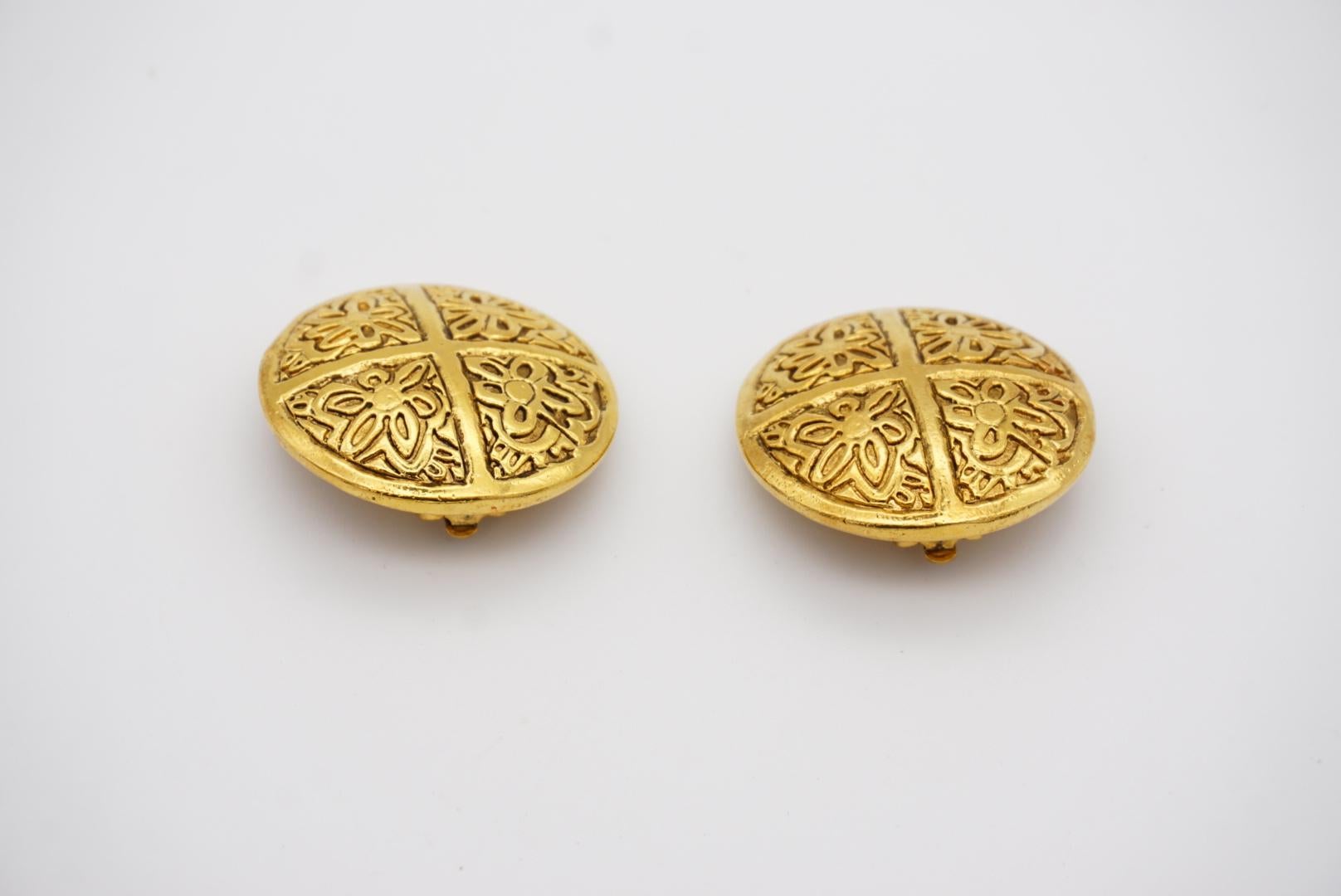 Chanel Vintage 1995 Round Domed Circle Cross Flower Retro Gold Clip On Earrings For Sale 3