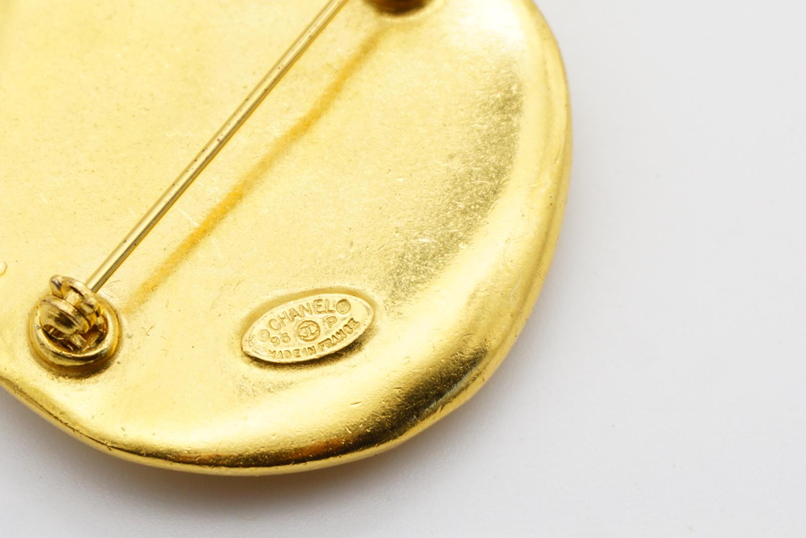 Chanel Vintage 1996 Abnormal Round Relief Logo CC Coco Interlock Chunky Brooch For Sale 9