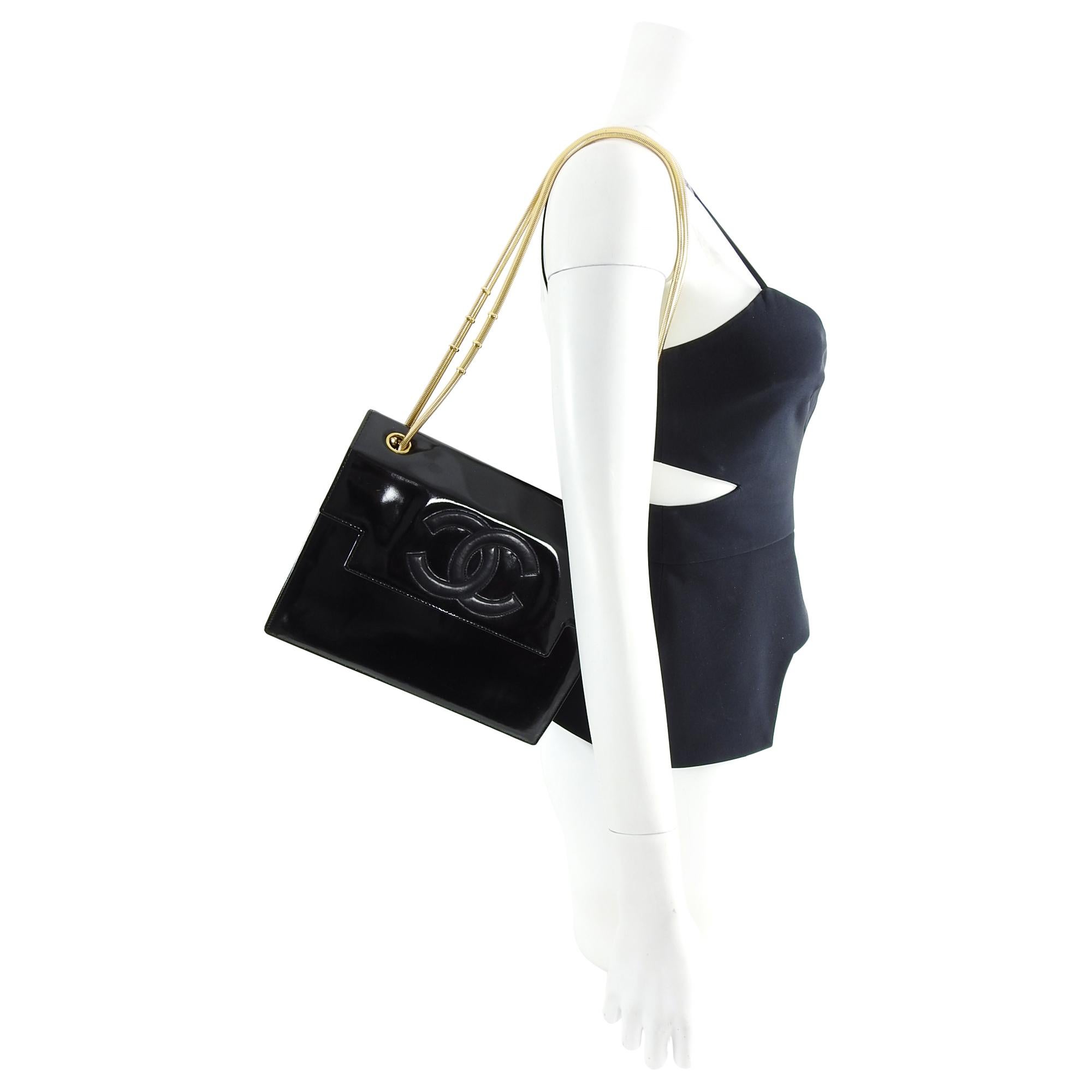 Chanel Vintage 1996 Black Patent CC Logo Bag with Double Gold Snake Chain 4