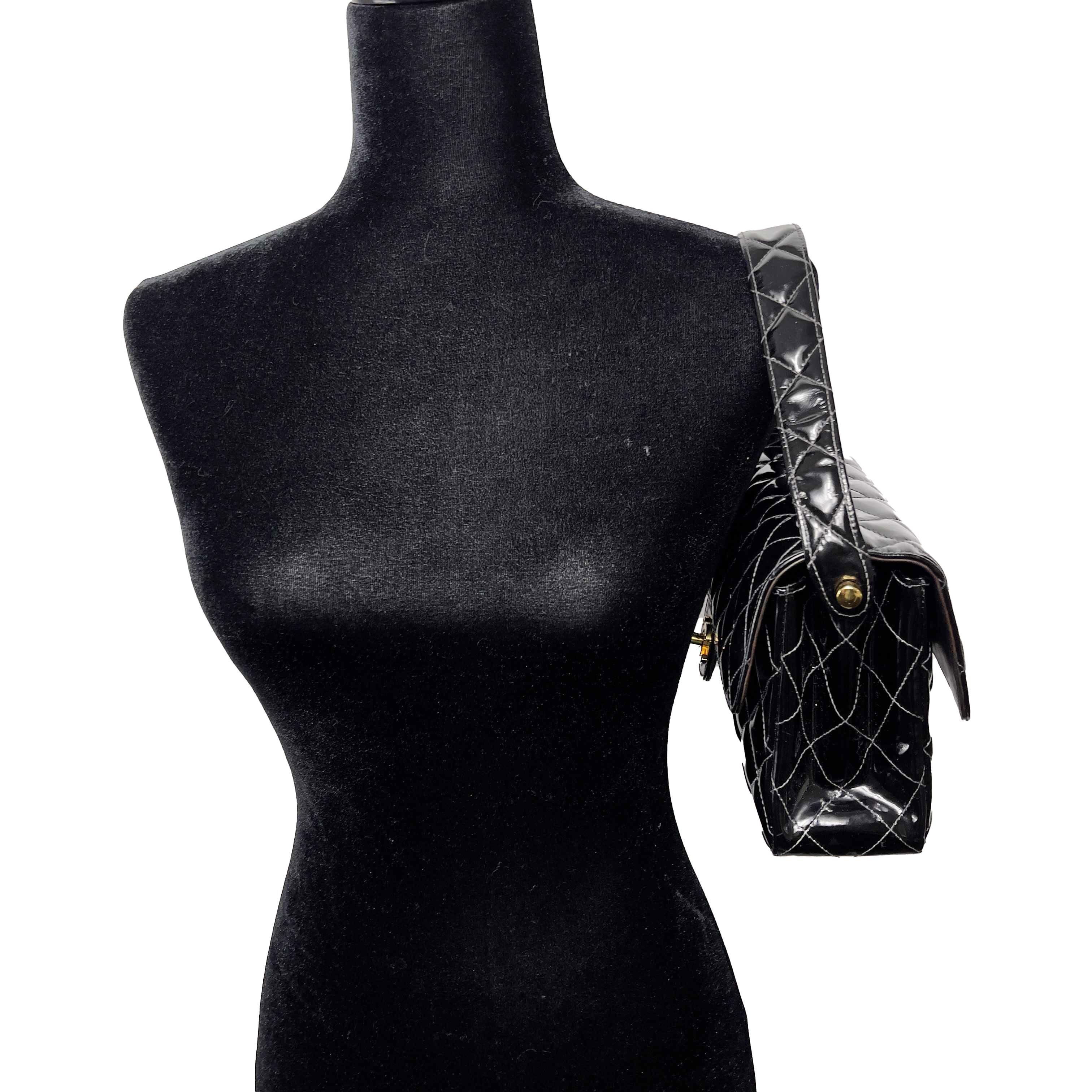 CHANEL Vintage 1996 Black Top Handle Kelly Medium Flap Bag Patent Leather For Sale 3
