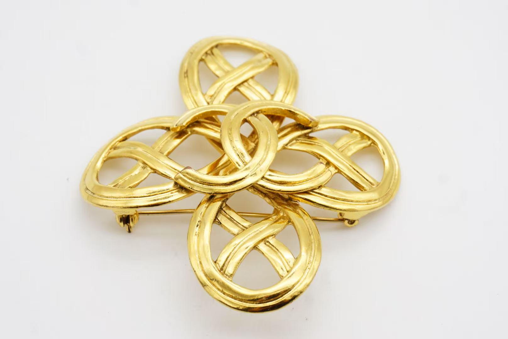 Chanel Vintage 1996 Large Matelassé Logo CC Coco Clover Cross Openwork Brooch For Sale 5