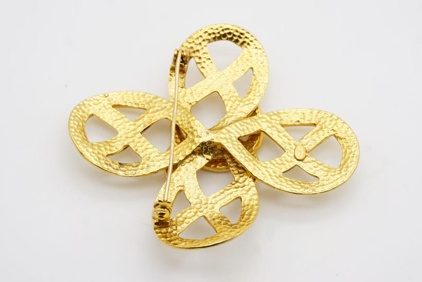 Chanel Vintage 1996 Large Matelassé Logo CC Coco Clover Cross Openwork Brooch For Sale 6