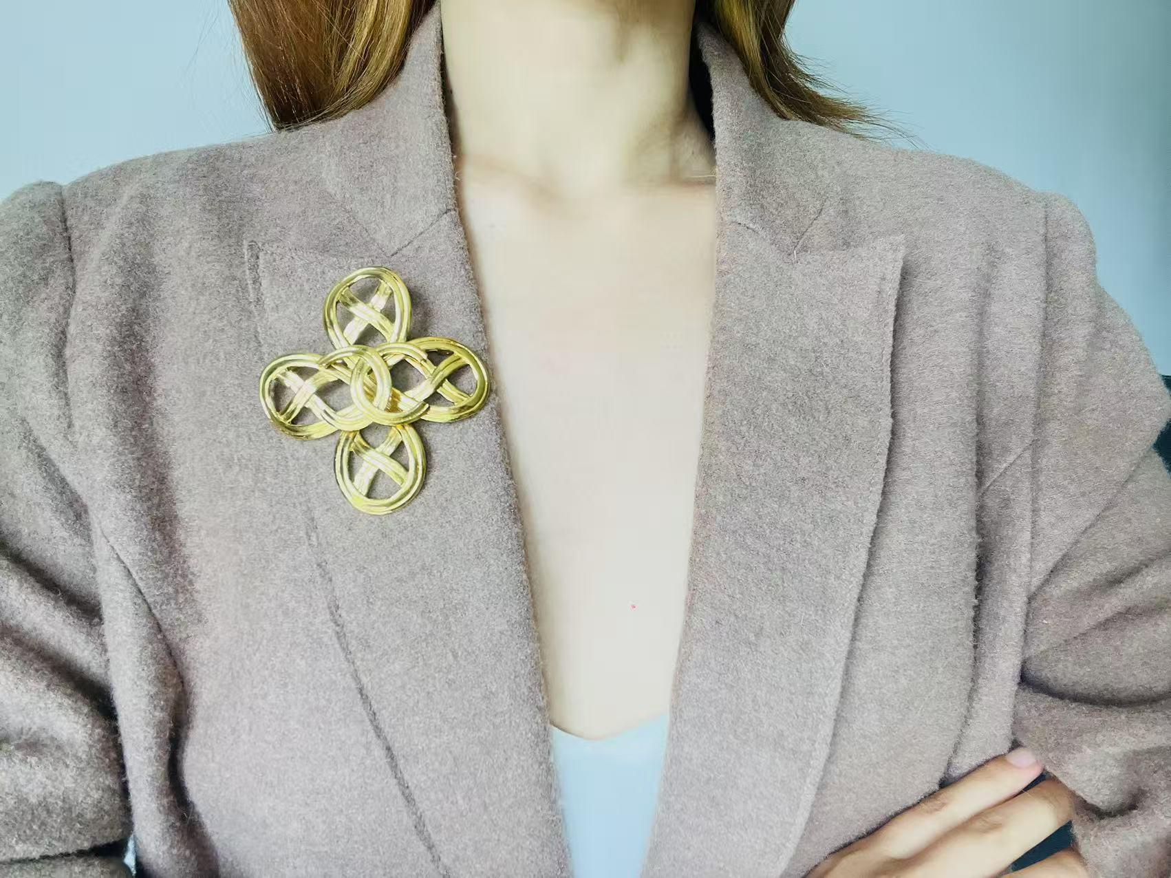 Chanel Vintage 1996 Large Matelassé Logo CC Coco Clover Cross Openwork Brooch For Sale 2