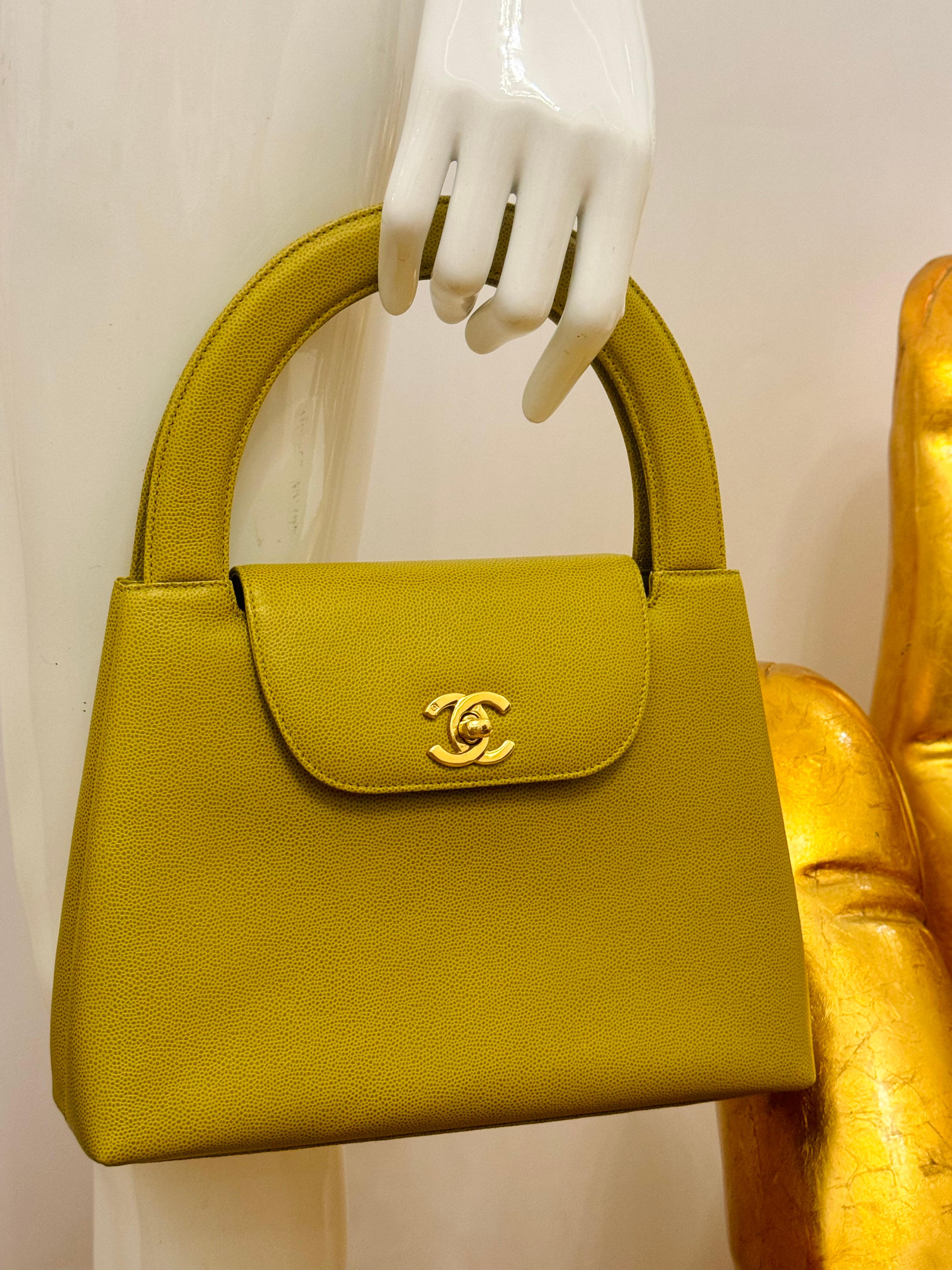 Chanel vintage 1997-1999 Green limon caviar top handle Kelly bag For Sale 11