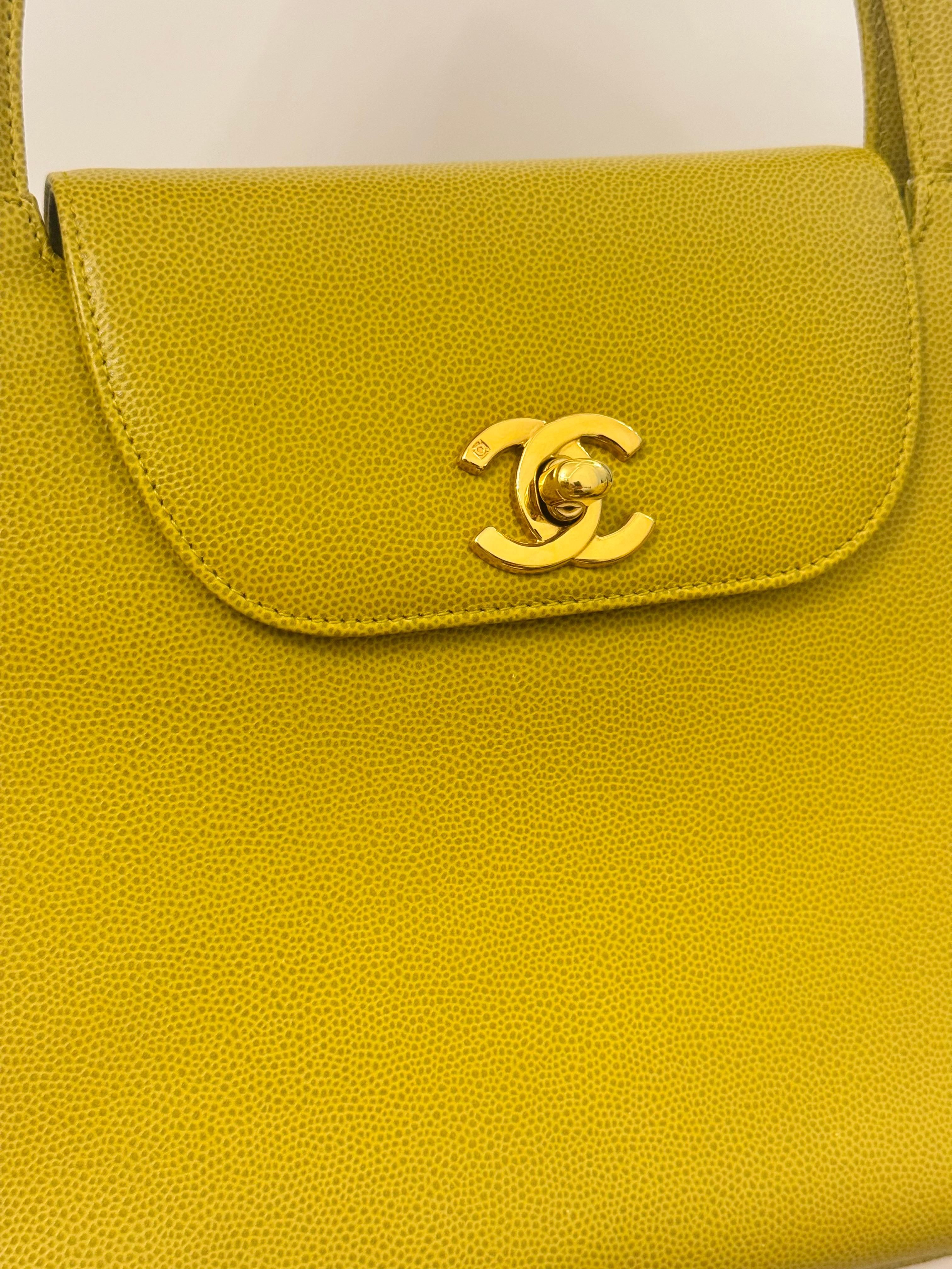 Chanel vintage 1997-1999 Green limon caviar top handle Kelly bag For Sale 14
