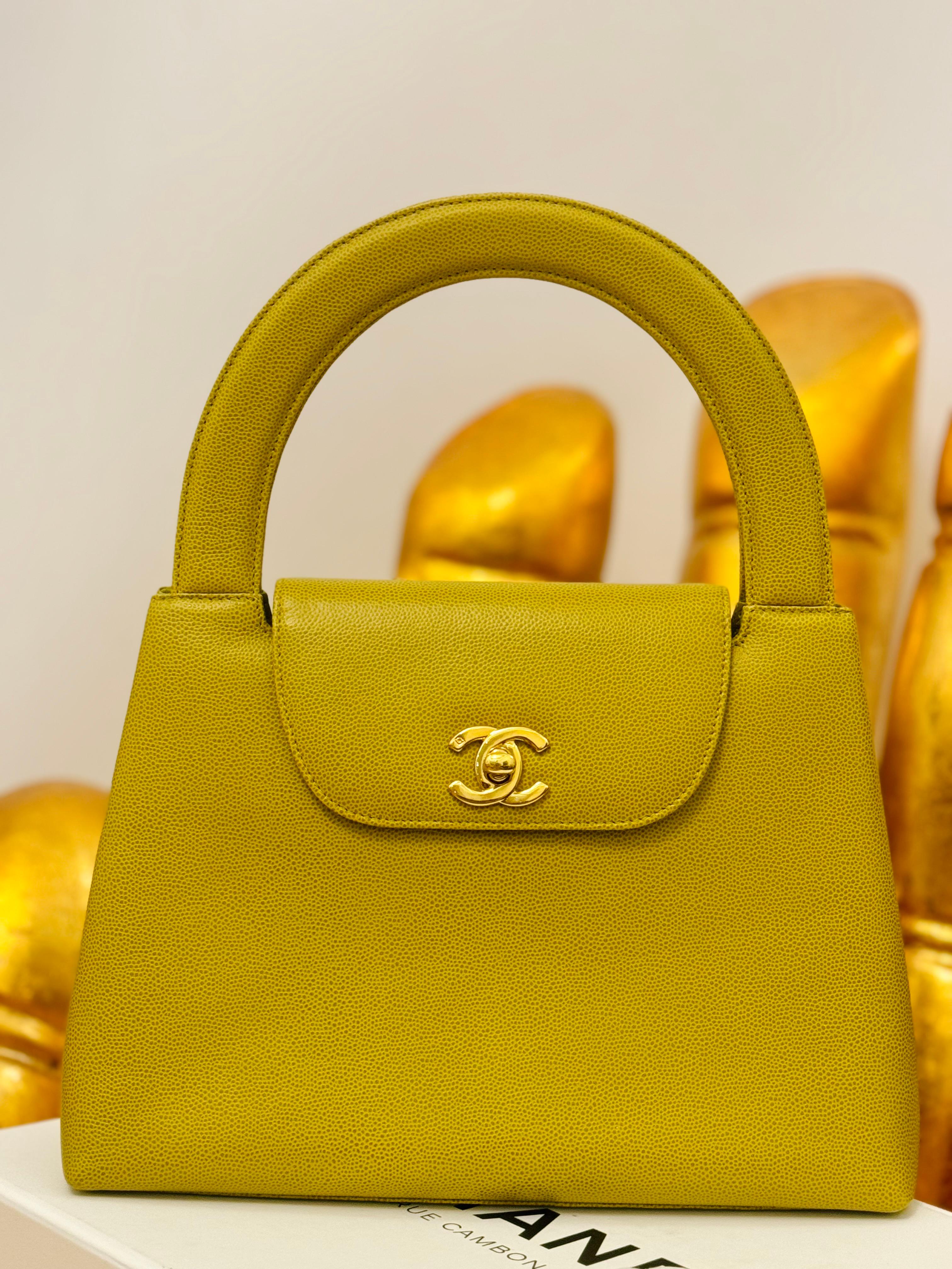 Chanel vintage 1997-1999 Green limon caviar top handle Kelly bag In Excellent Condition For Sale In PARIS, FR