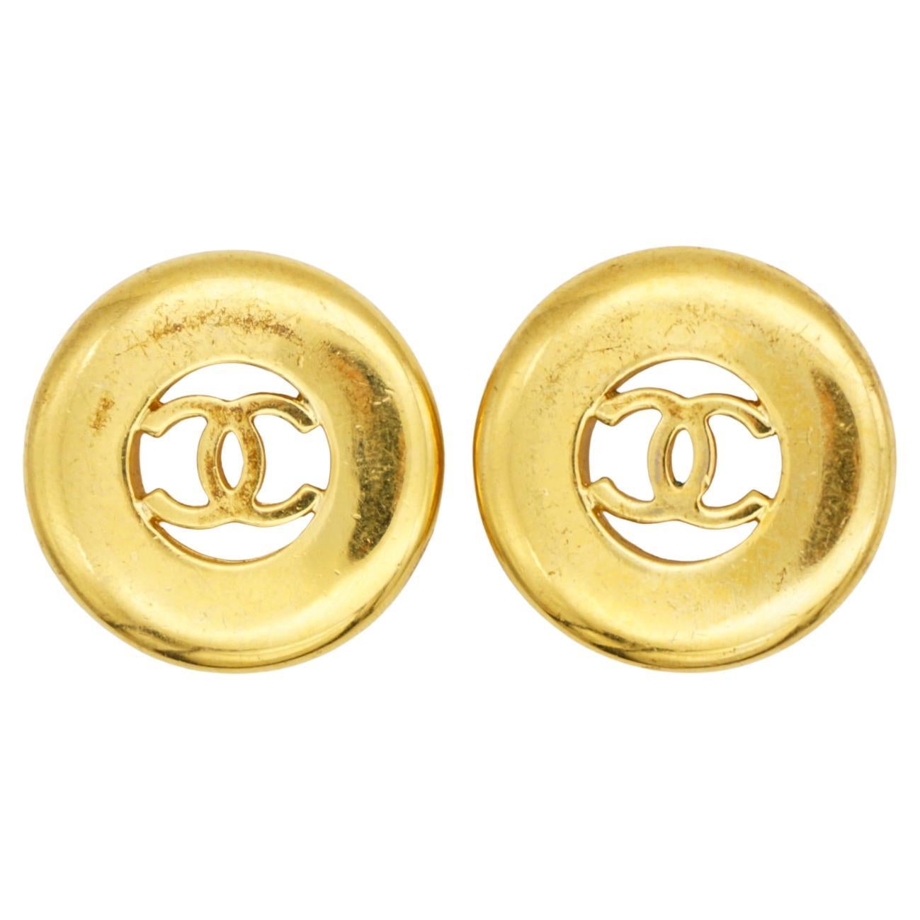 CHANEL Vintage 1997 Iconic Gold Glow Logo CC Circle Round Openwork Clip Earrings