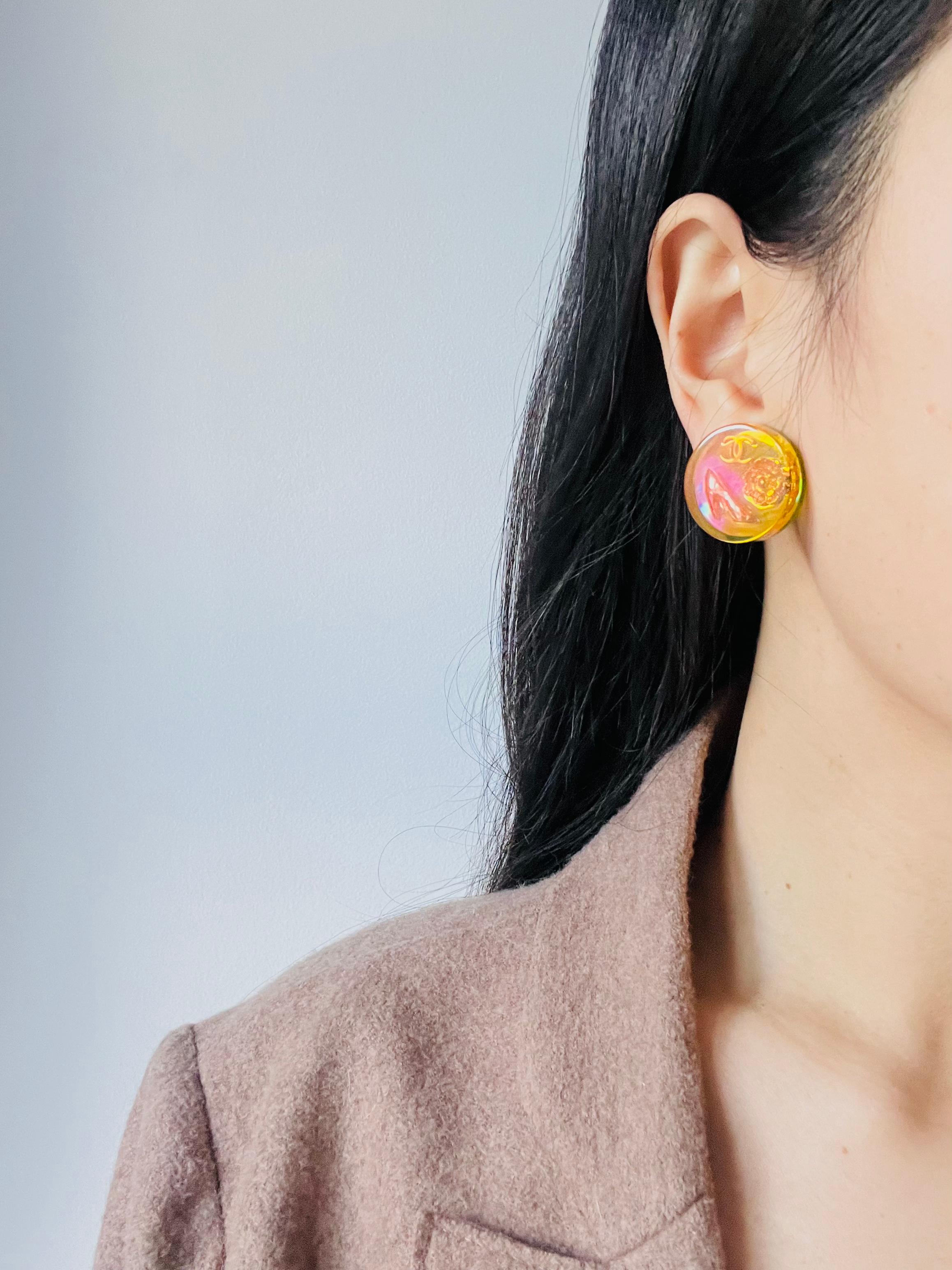 Chanel Vintage 1997 Orange Aurora Logo CC Camellia Heels Round Clip Earrings For Sale 2