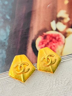 Chanel Vintage 1998 CC Coco Logo Abnormal Pentagon Geometric Gold Clip Earrings