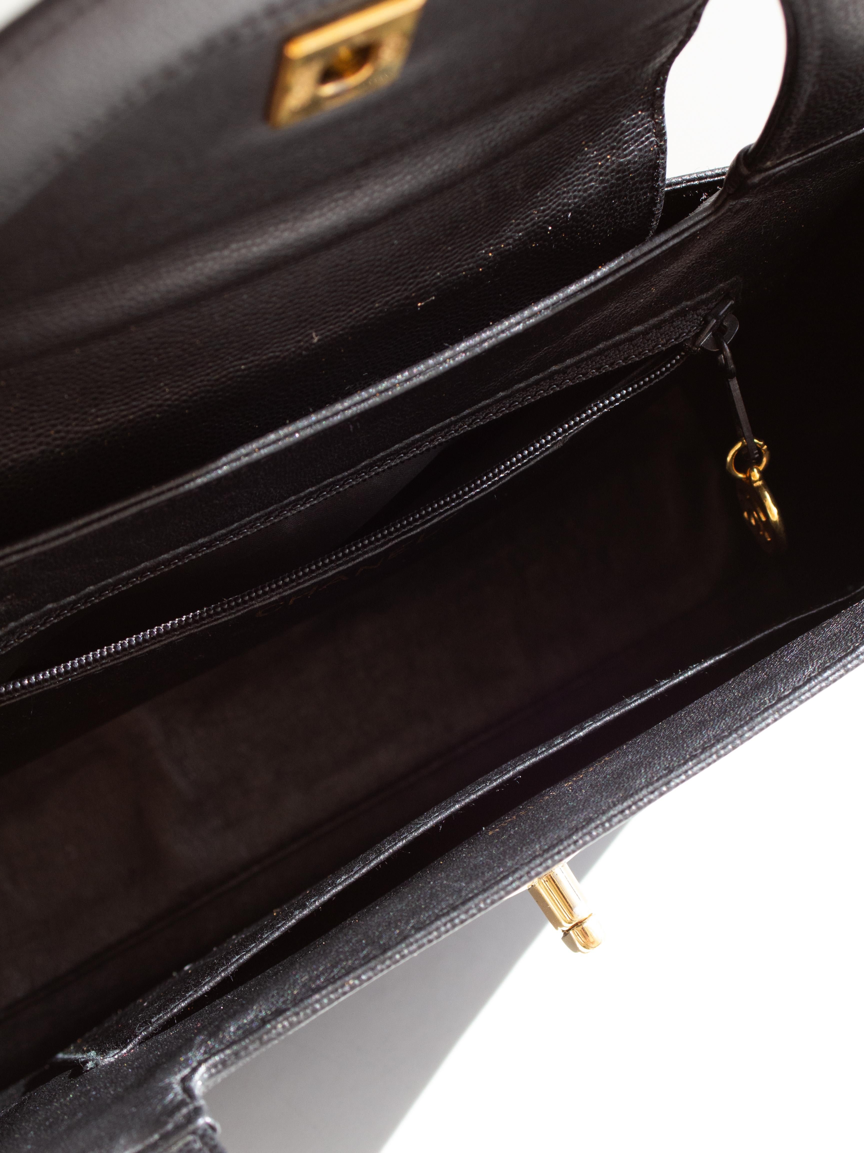 Chanel Vintage 1998 Kelly Bolso de asa superior de piel de caviar negra y oro de 24 quilates 6
