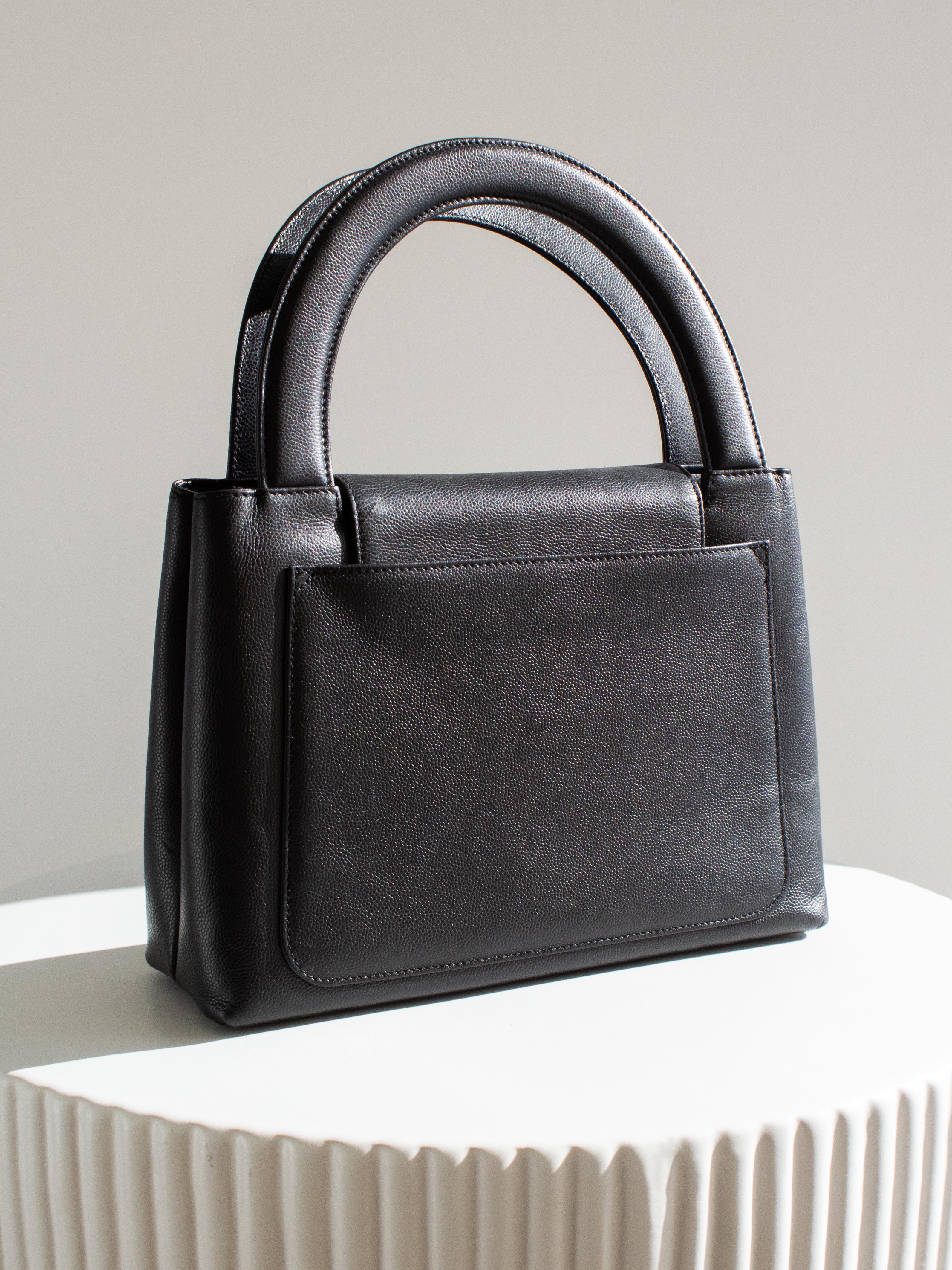 Chanel Vintage 1998 Kelly Bolso de asa superior de piel de caviar negra y oro de 24 quilates 3