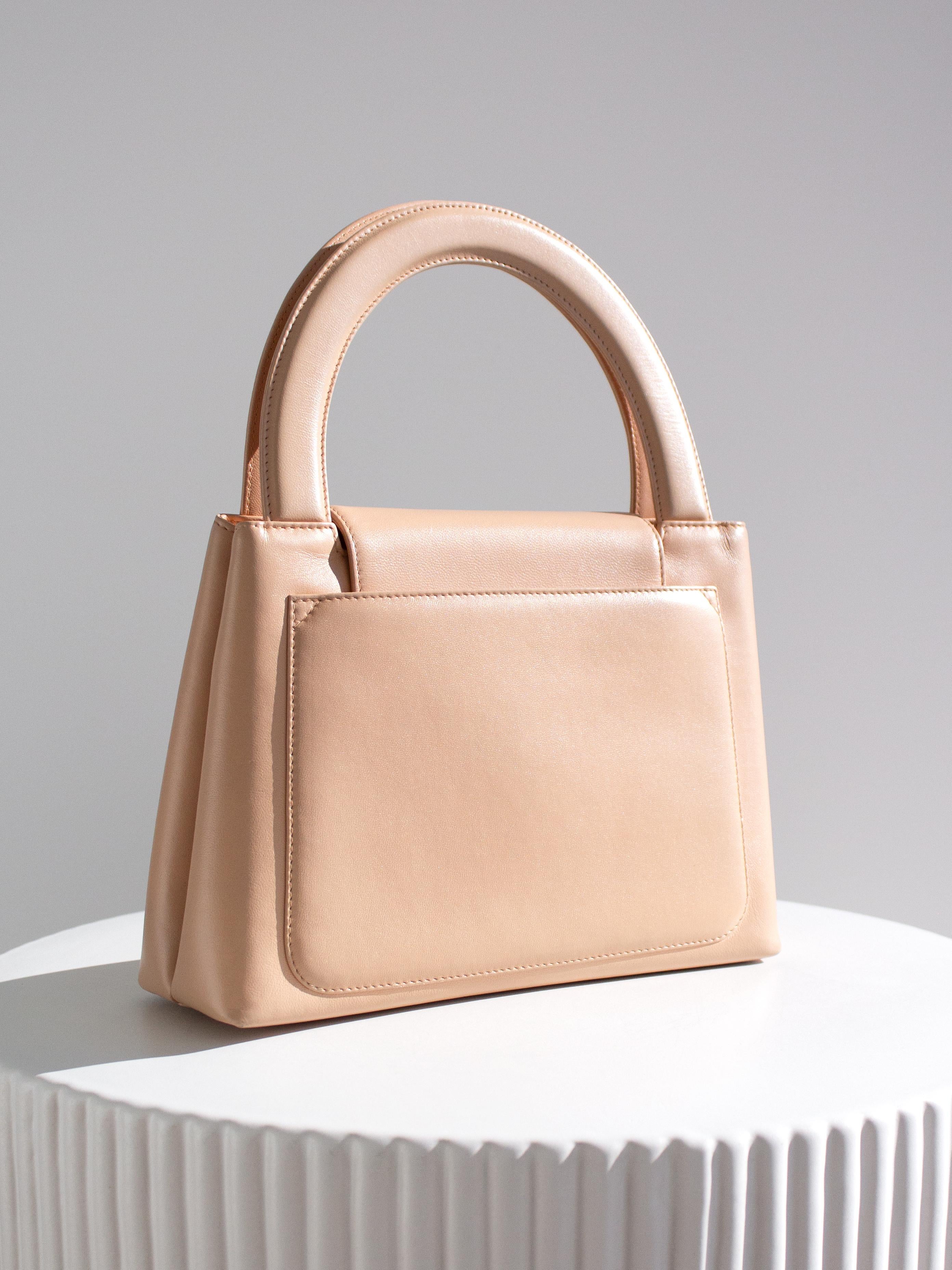 Chanel Vintage 1998 Kelly  Pink Nude Lambskin 24K Gold Top Handle Bag For Sale 2