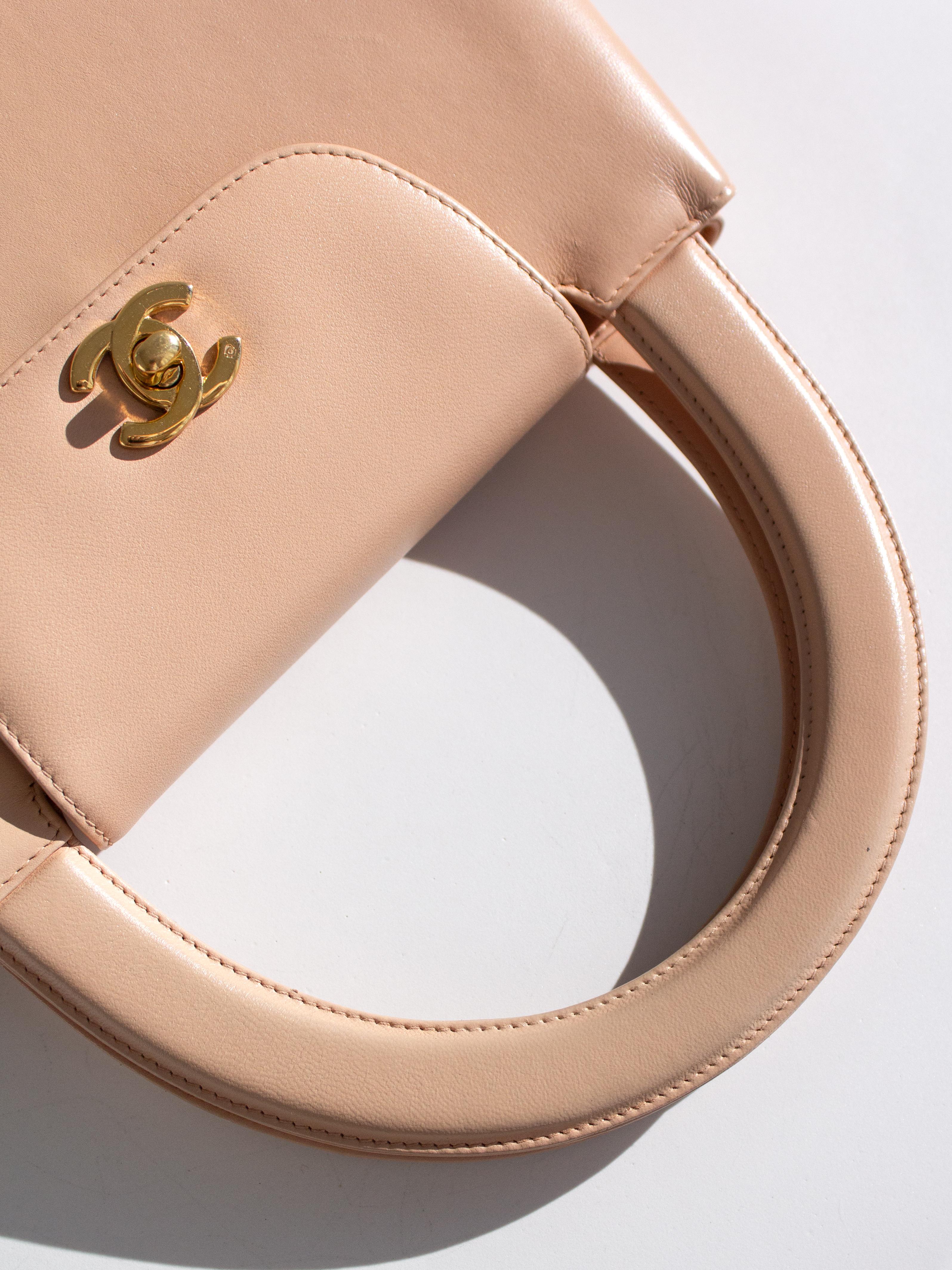 Chanel Vintage 1998 Kelly  Pink Nude Lambskin 24K Gold Top Handle Bag For Sale 3