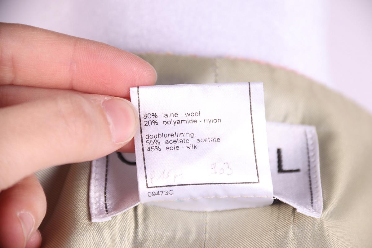Chanel Vintage 2000 Tweed Pink Tan Jacket For Sale 2