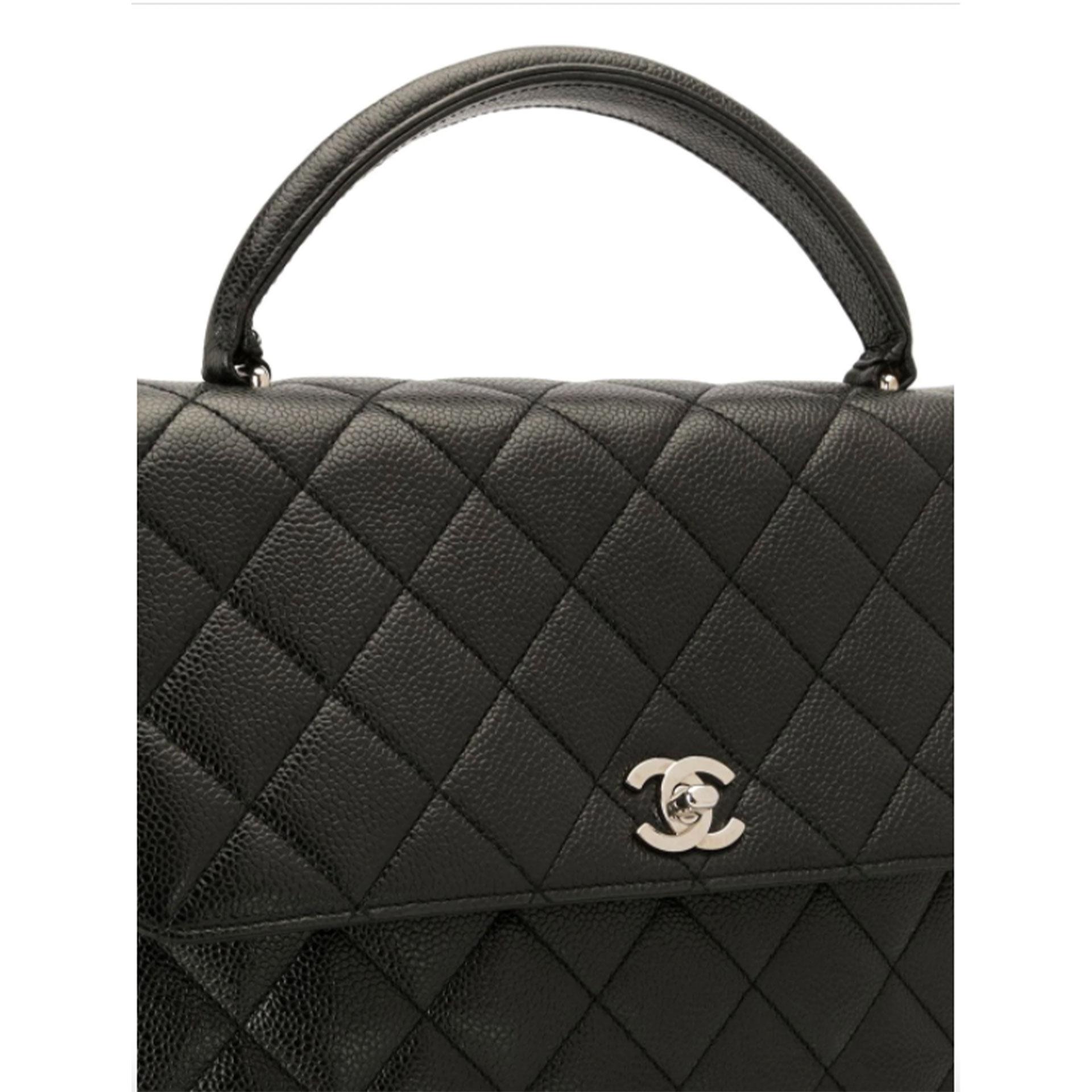 Chanel Vintage 2001 Caviar Quilted Satchel Classic Top Handle Kelly Flap Bag  In Good Condition For Sale In Miami, FL