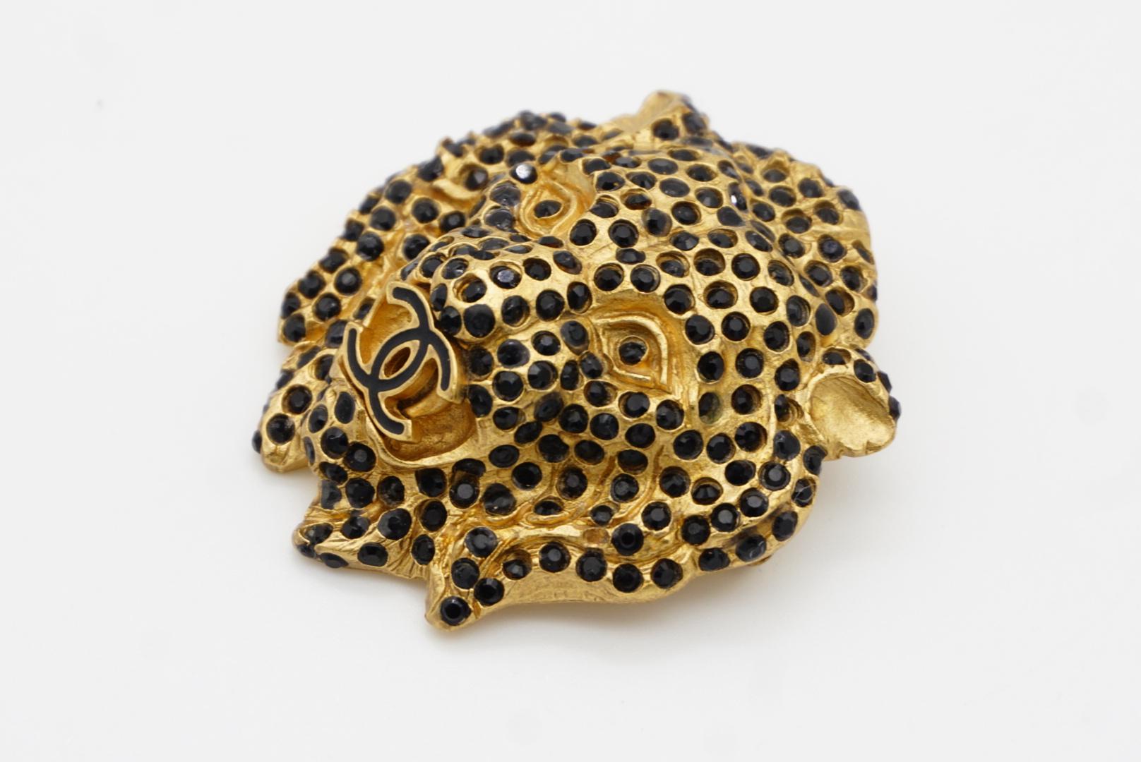 Chanel Vintage 2001 Lion Head Black Crystals Logo Coco CC Gold Brooch Pendant 8