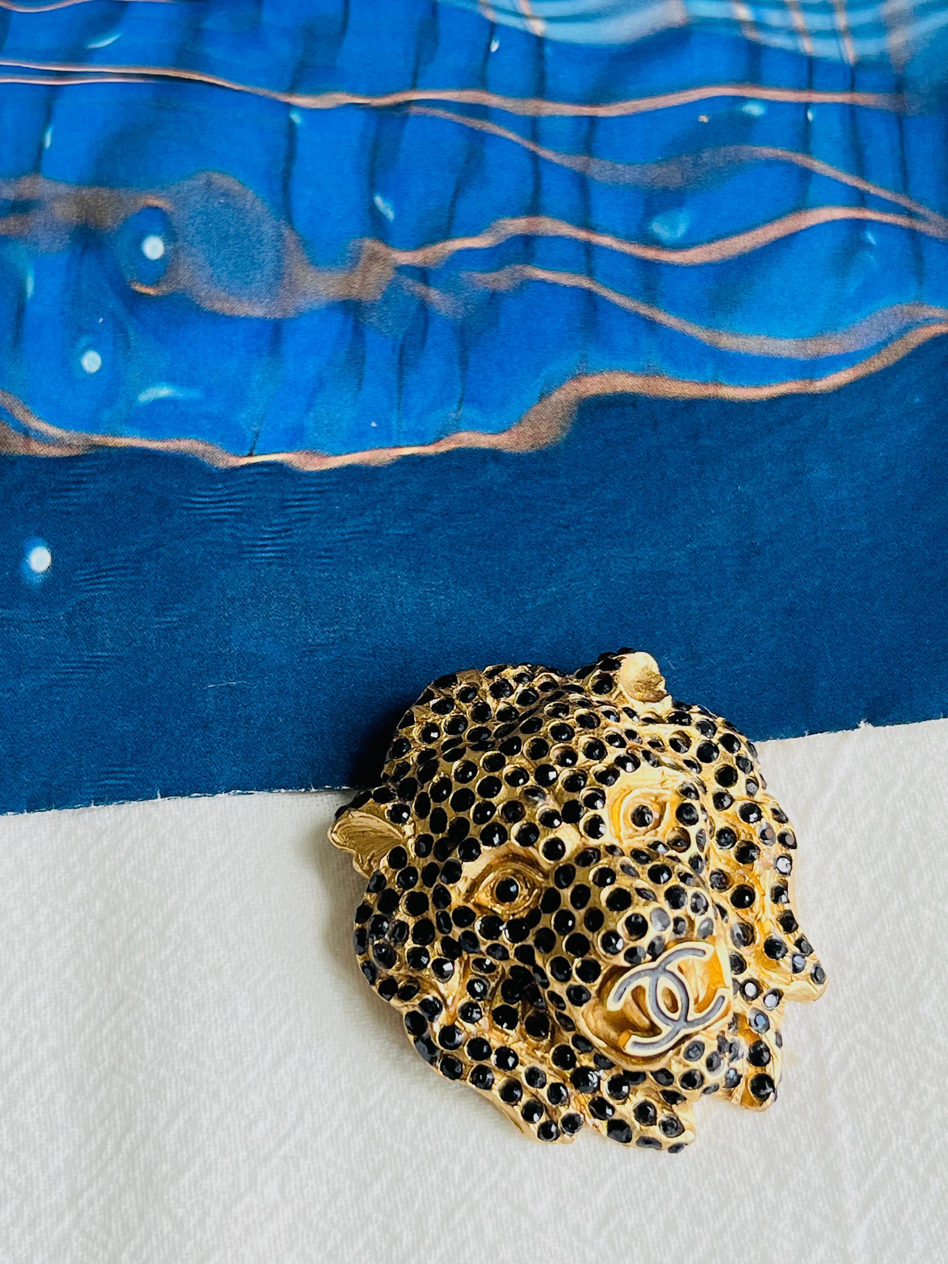 Chanel Vintage 2001 Lion Head Black Crystals Logo Coco CC Gold Brooch Pendant In Good Condition In Wokingham, England