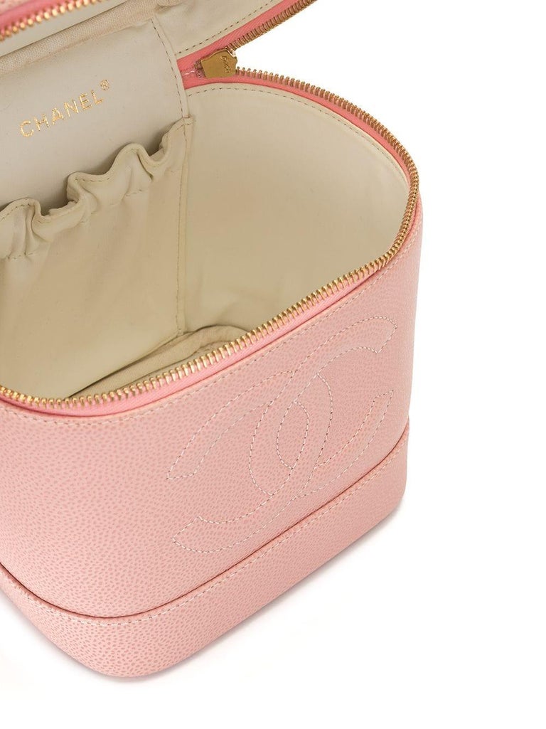 Chanel Vintage 2004 CC Pink Caviar Top Handle Clutch In Good Condition For Sale In Miami, FL