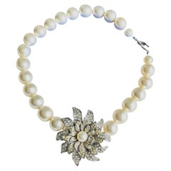 Chanel Vintage 2005 Iconic Gripoix Large White Pearls Crystals Blossom Necklace