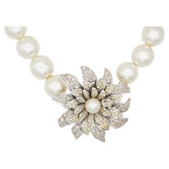 Chanel Vintage 2005 Large CC Logo Crystals Flower Blossom White Pearls Necklace