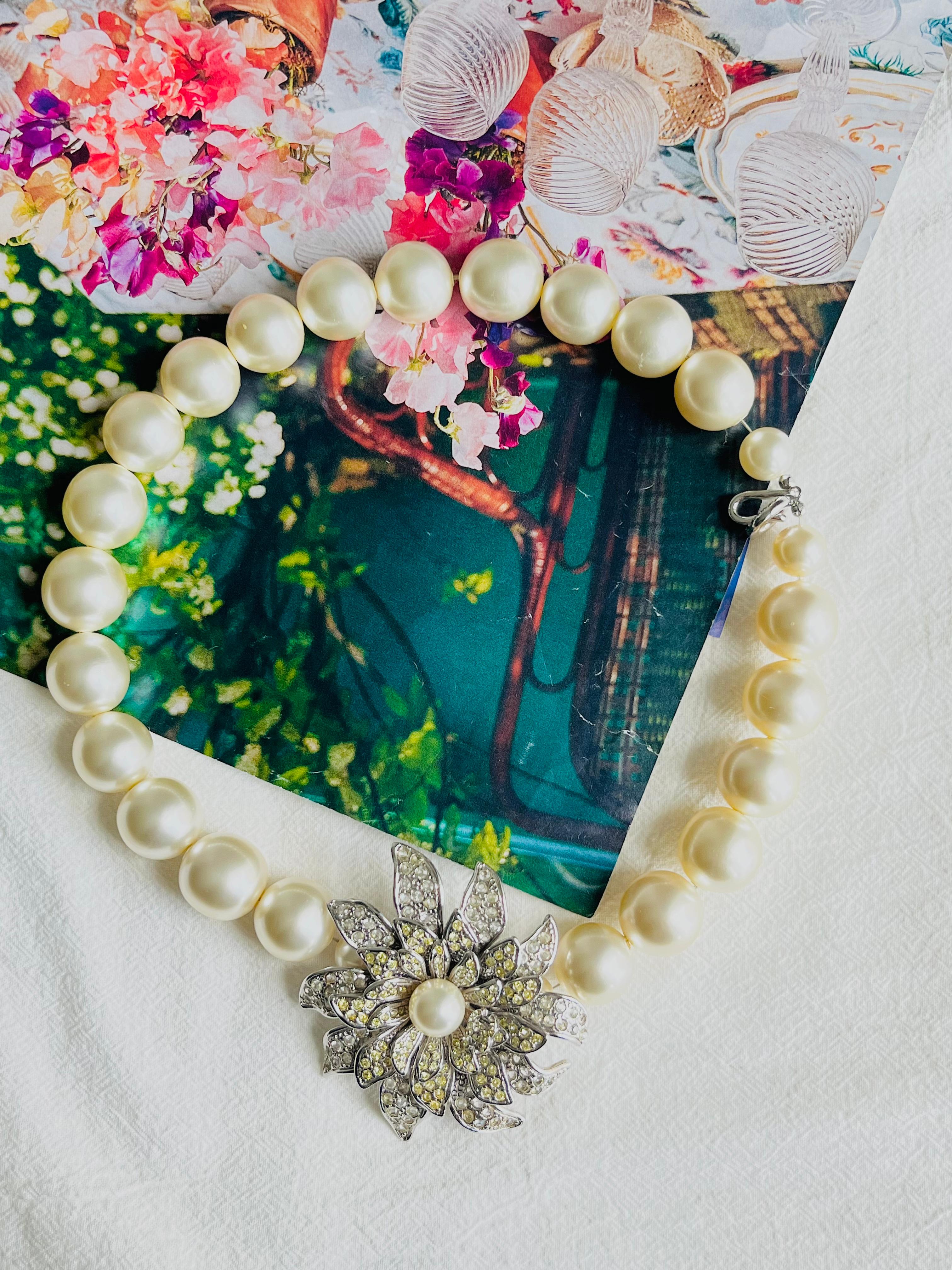 Chanel Vintage 2005 Large CC Logo Crystals Flower Blossom White Pearls Necklace 2