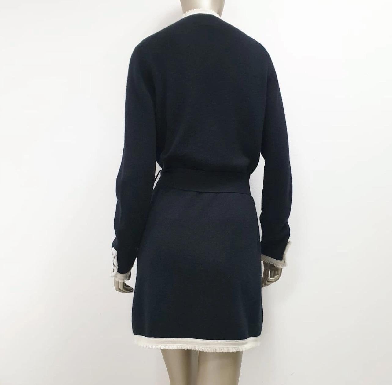 Chanel Vintage 2006 Schwarze Kaschmir-Strickjacke, Größe 44 für Damen oder Herren im Angebot