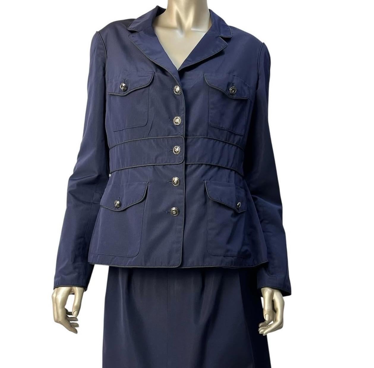Chanel Vintage 2007 Bleu Silk Logo Veste Jupe Ensemble Sz.44 en vente 1