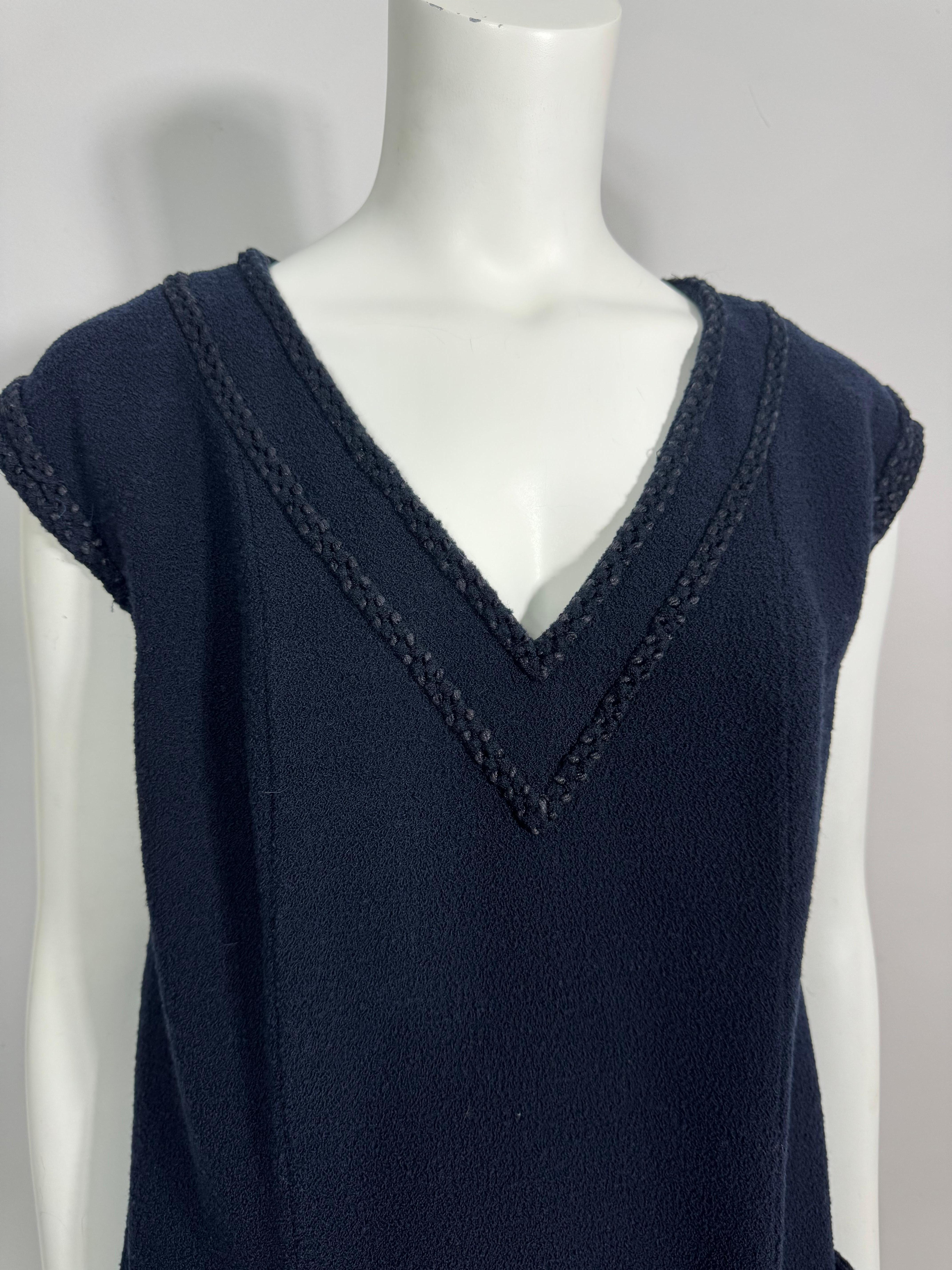 Chanel Vintage 2008 Cruise Navy Wool Shift Dress-Size 44 In Good Condition For Sale In West Palm Beach, FL