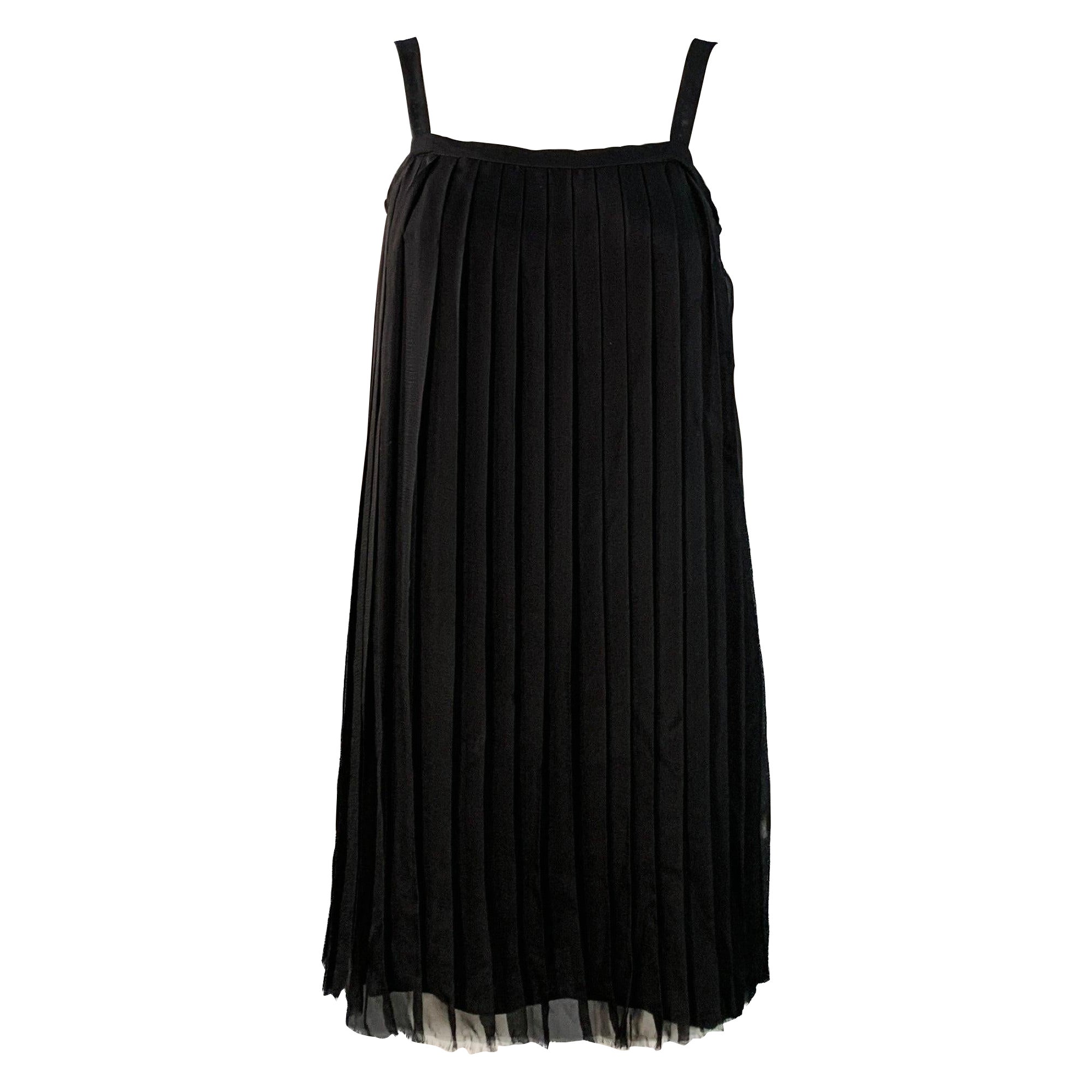 CHANEL Vintage 2008 Cruise Größe S Schwarz Seide plissiert ärmellos Knielang Cocktailkleid im Angebot