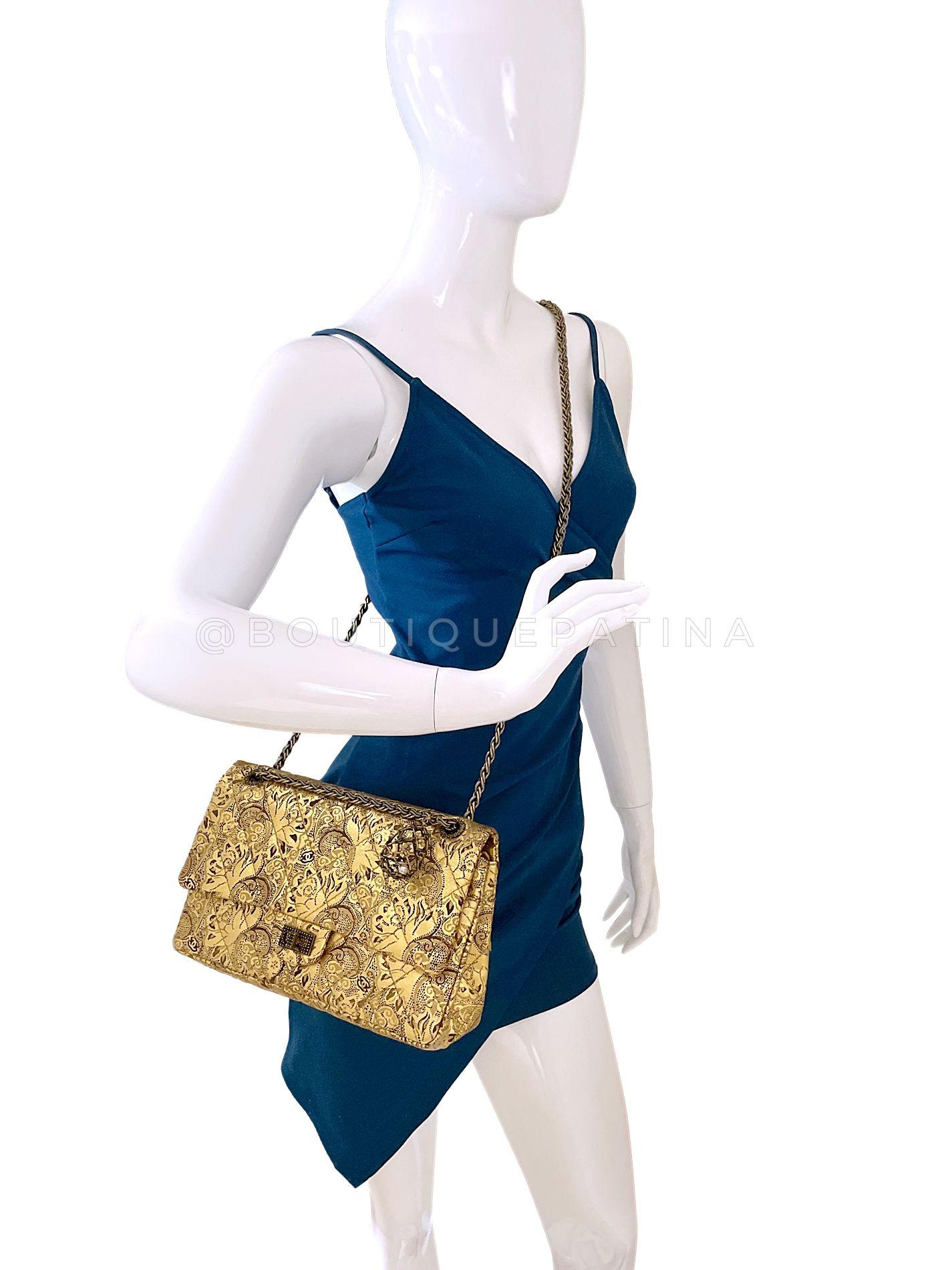 Chanel Vintage 2009 Gold Brocade 2.55 Reissue Flap Bag 226 Moscow 68448 For Sale 11