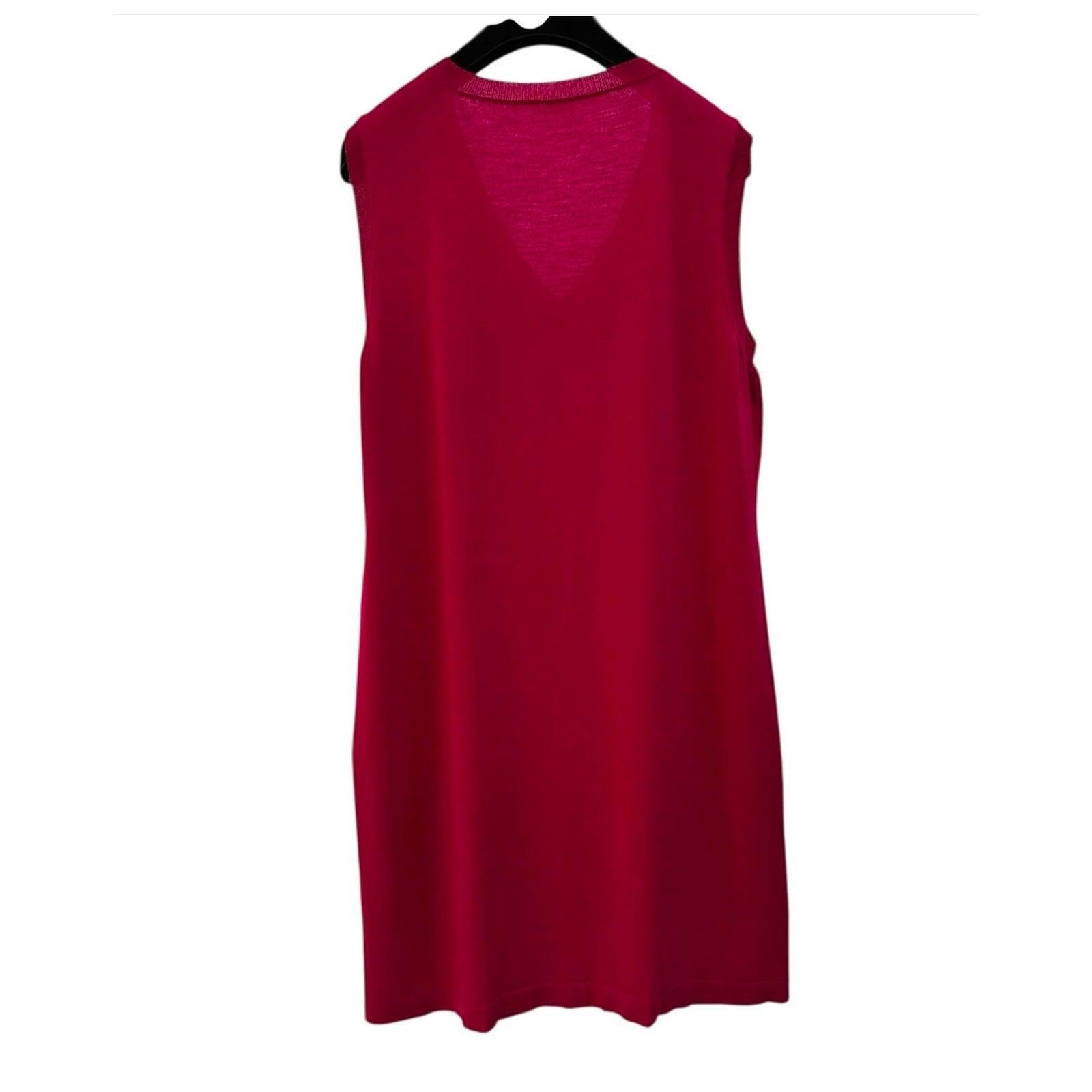 Chanel Vintage RED Crest Paris Edinburg Minikleid 

Das Größenschild wurde abgeschnitten. Passend für 44-46

GORGEOUS  BIG Patch-Emblem

Sehr guter Zustand

Aufhänger ist nicht enthalten
