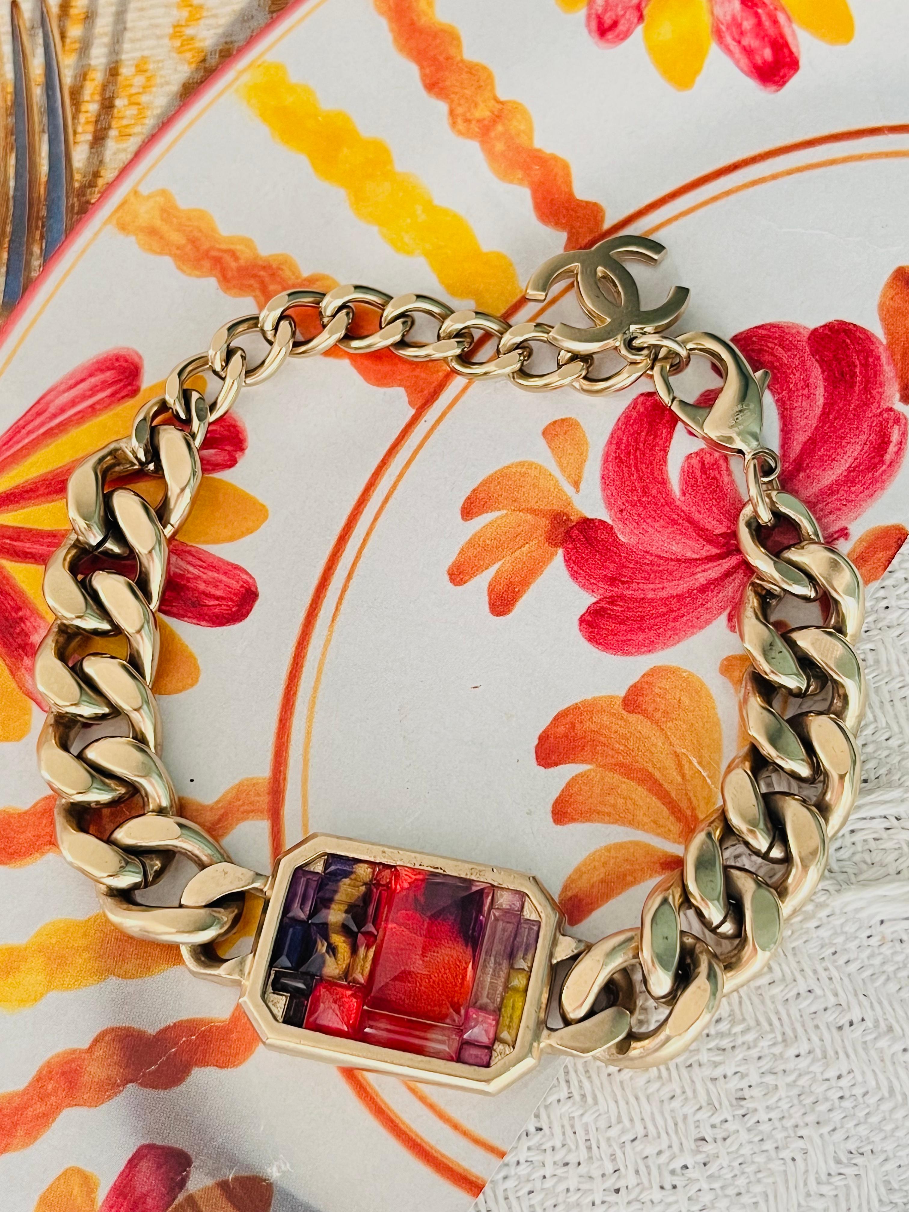 Chanel Vintage 2015 15S Unisex Logo CC Coco Red Purple Yellow Mosaico Quadrato Ottagono Rettangolo Ciondolo Omega A Link Cubani Interbloccati Modernista, placcato argento

Ottime condizioni. Forse dei graffi, appena percettibili. 100% autentico.