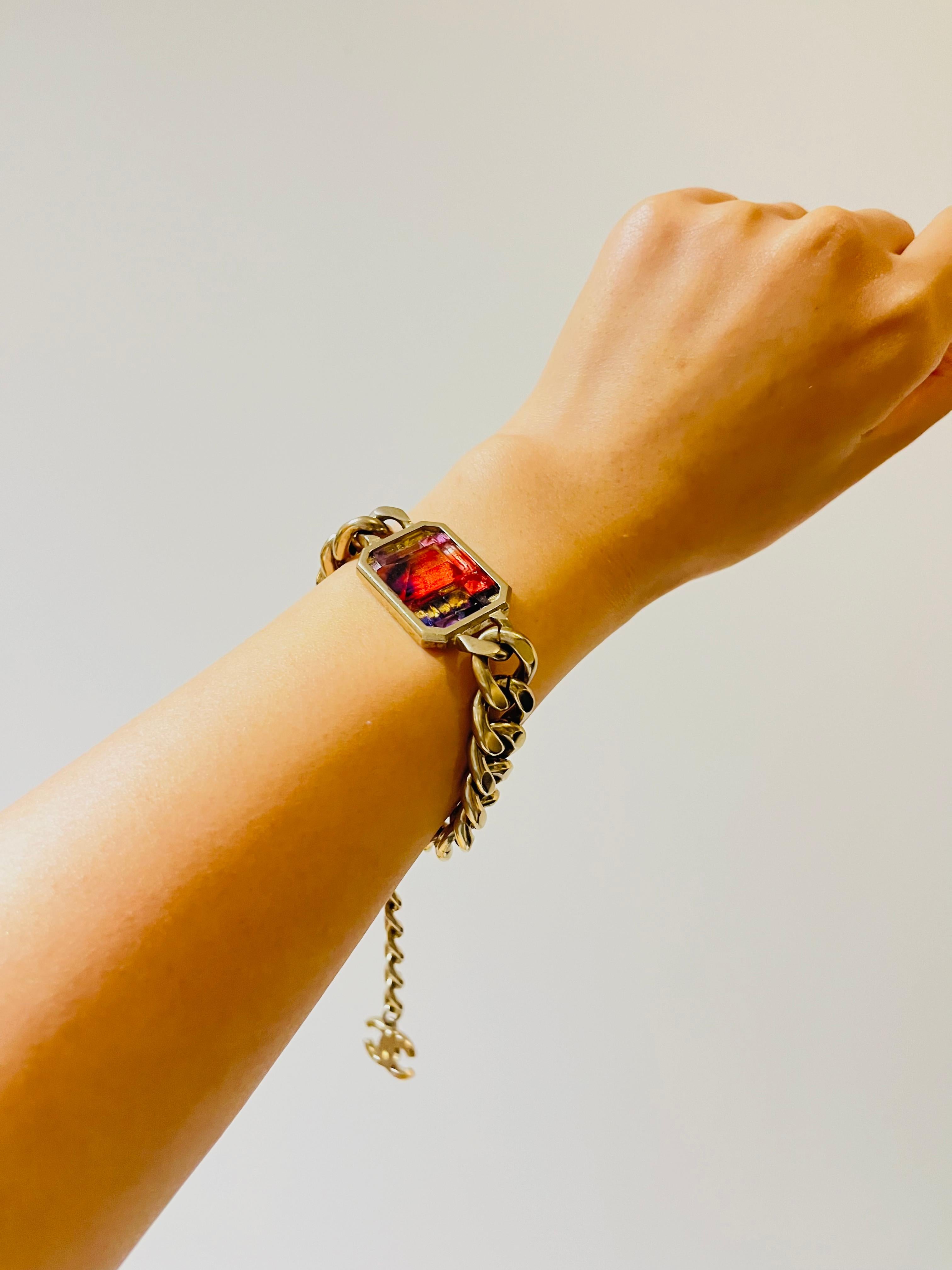 da uomo o donna Chanel Vintage 2015 Logo CC Coco Red Mosaico Ciondolo Ottagono Omega Bracciale A Link in vendita