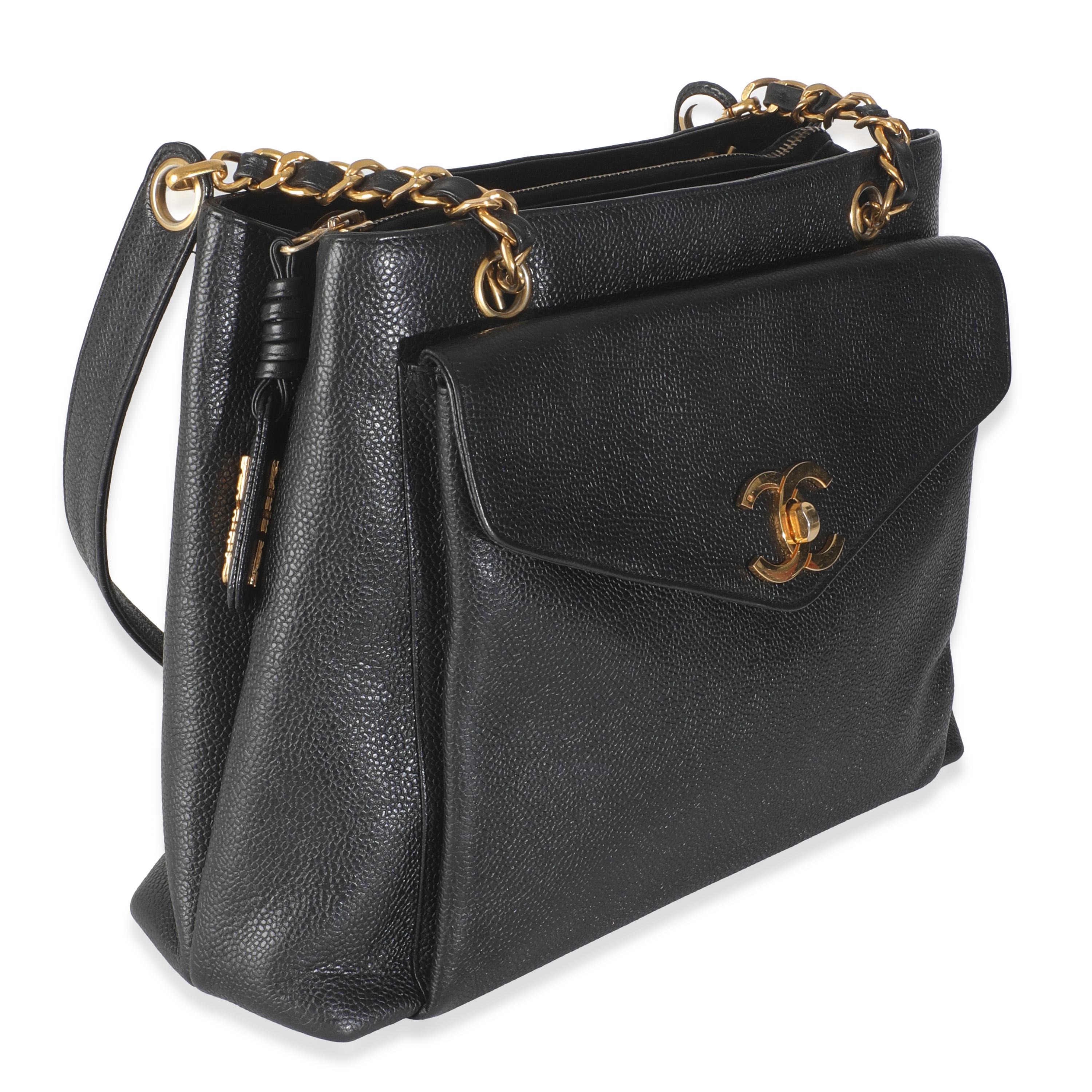 Chanel Vintage 24k Negro Bolso con Bolsillo Delantero en Excelente estado para la venta en New York, NY