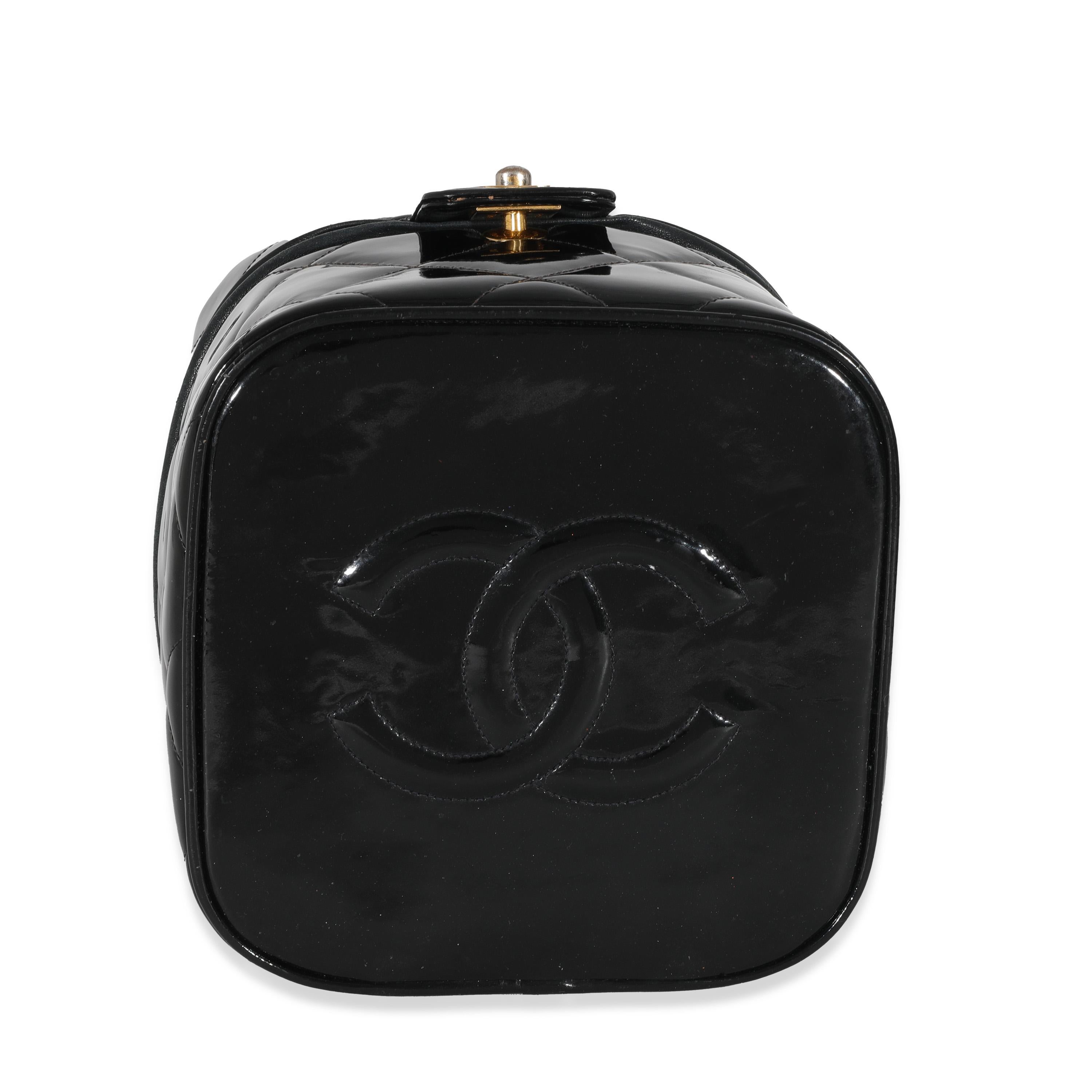 Chanel Vintage 24K Black Patent CC Vanity Case For Sale 2